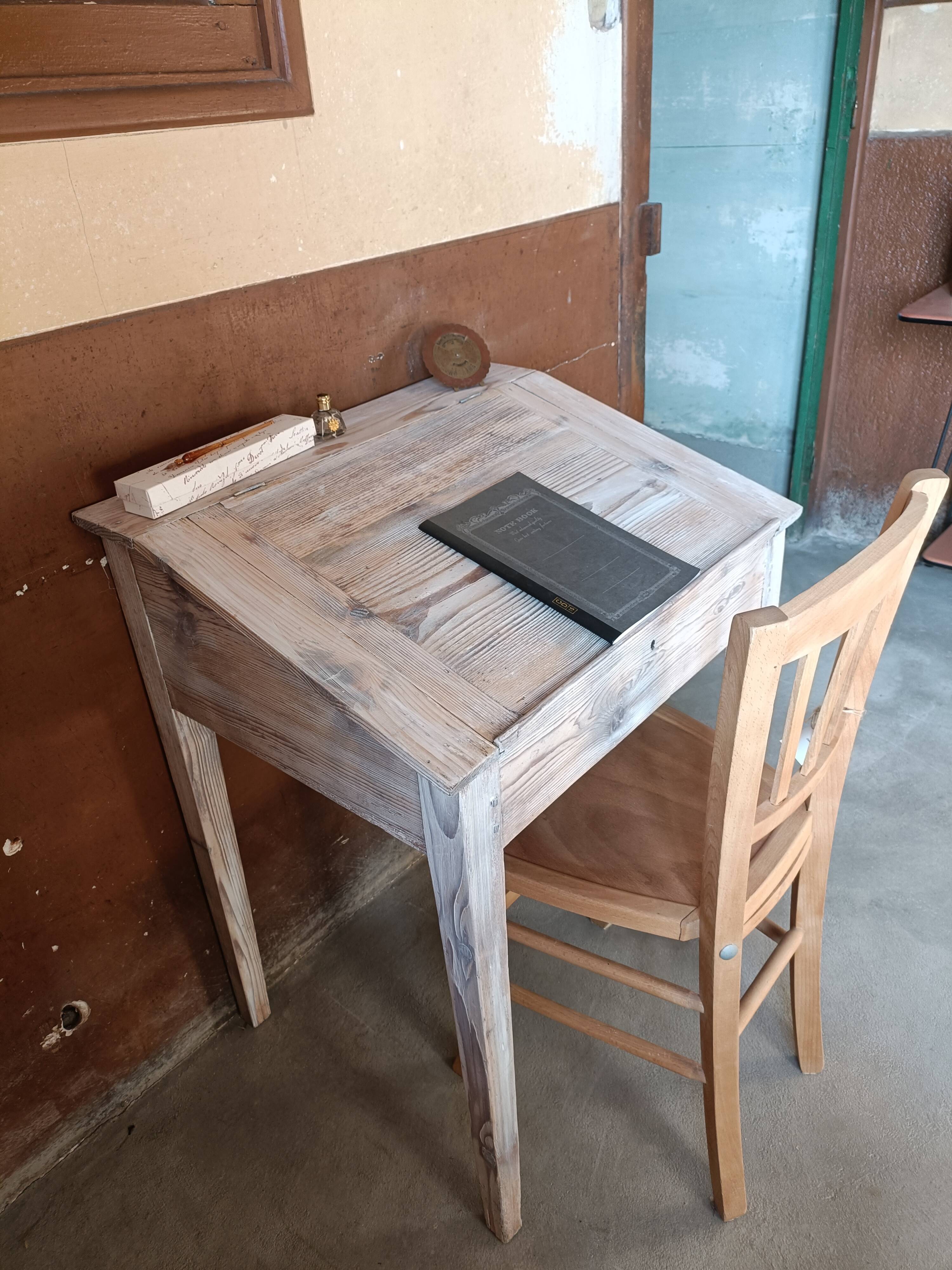Bureau pupitre rénové