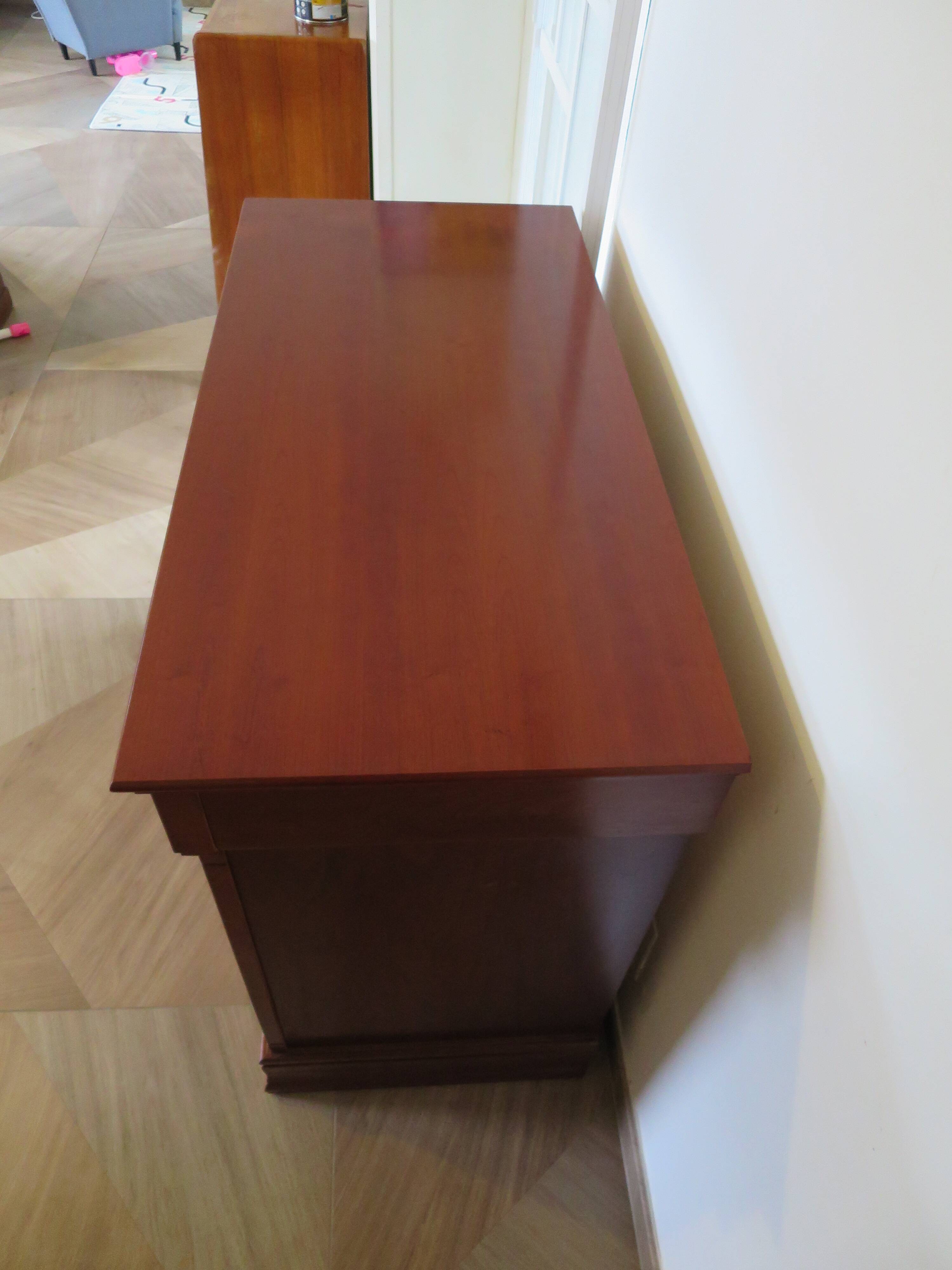 Commode 4 tiroirs – Teinte merisier – Imitation Style Empire – Années 80