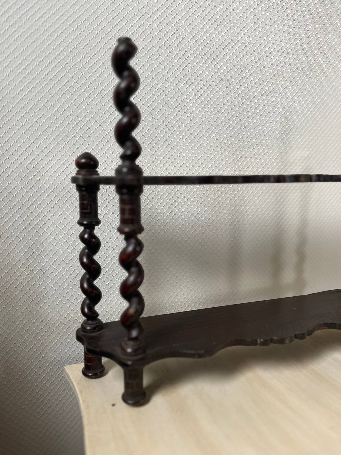 Small NAPOLEON III wooden wall shelf turns