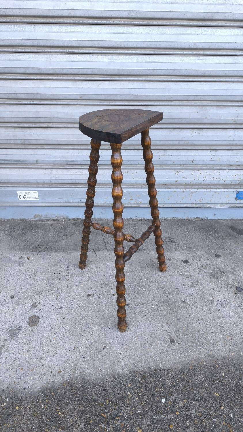 Solid wood tripod stool