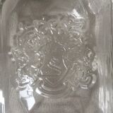 Bouteille verre avec blason