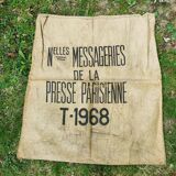 Old burlap bag - The new messengers of the Parisian press