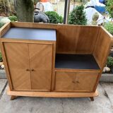 Buffet asymmetrical compass feet