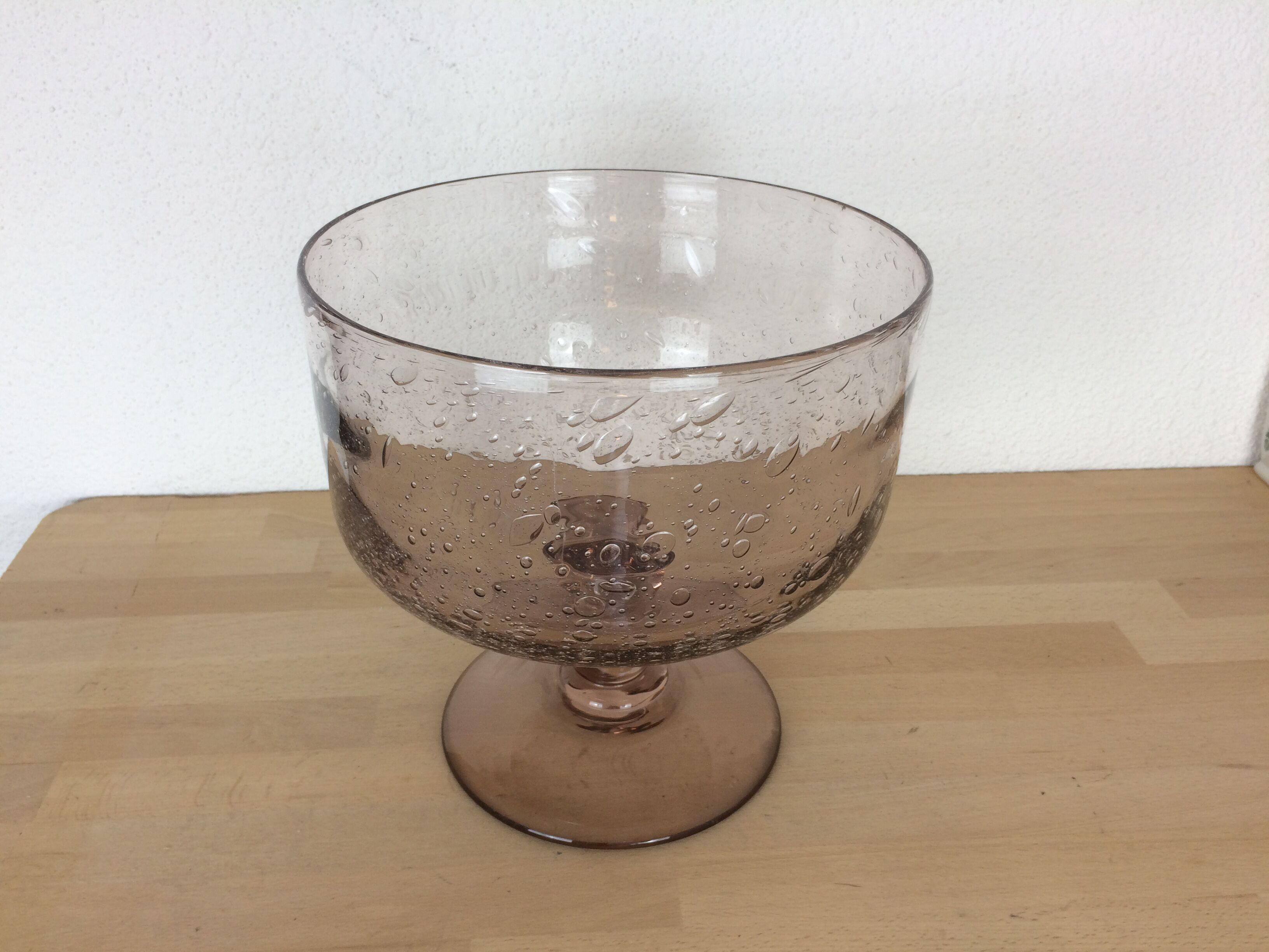 Coupe à fruit 26 x 26 cm en vert bullé rose