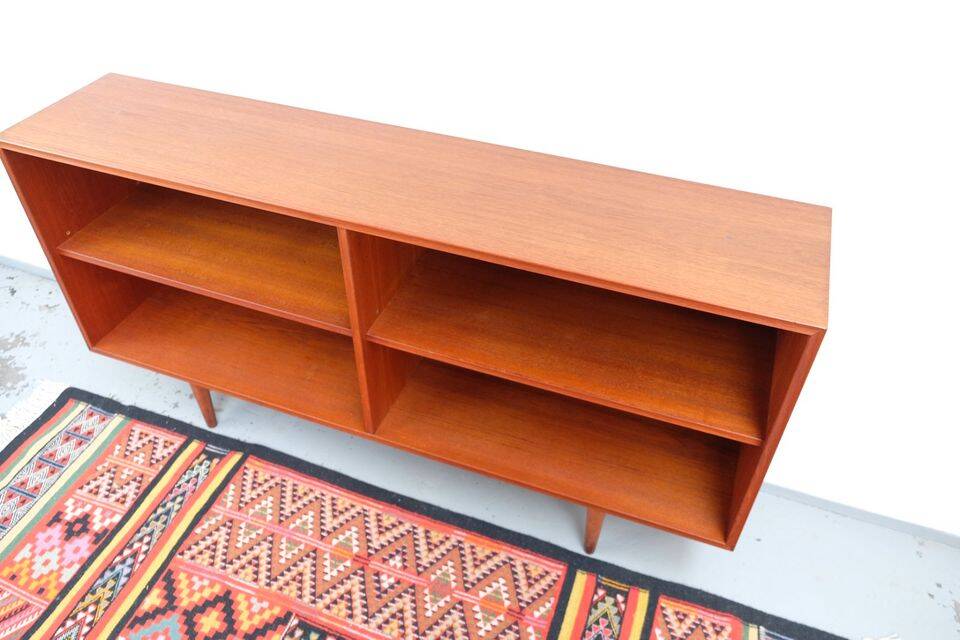 1960s-70s buffet/shelf, in teak, retro vintage style.