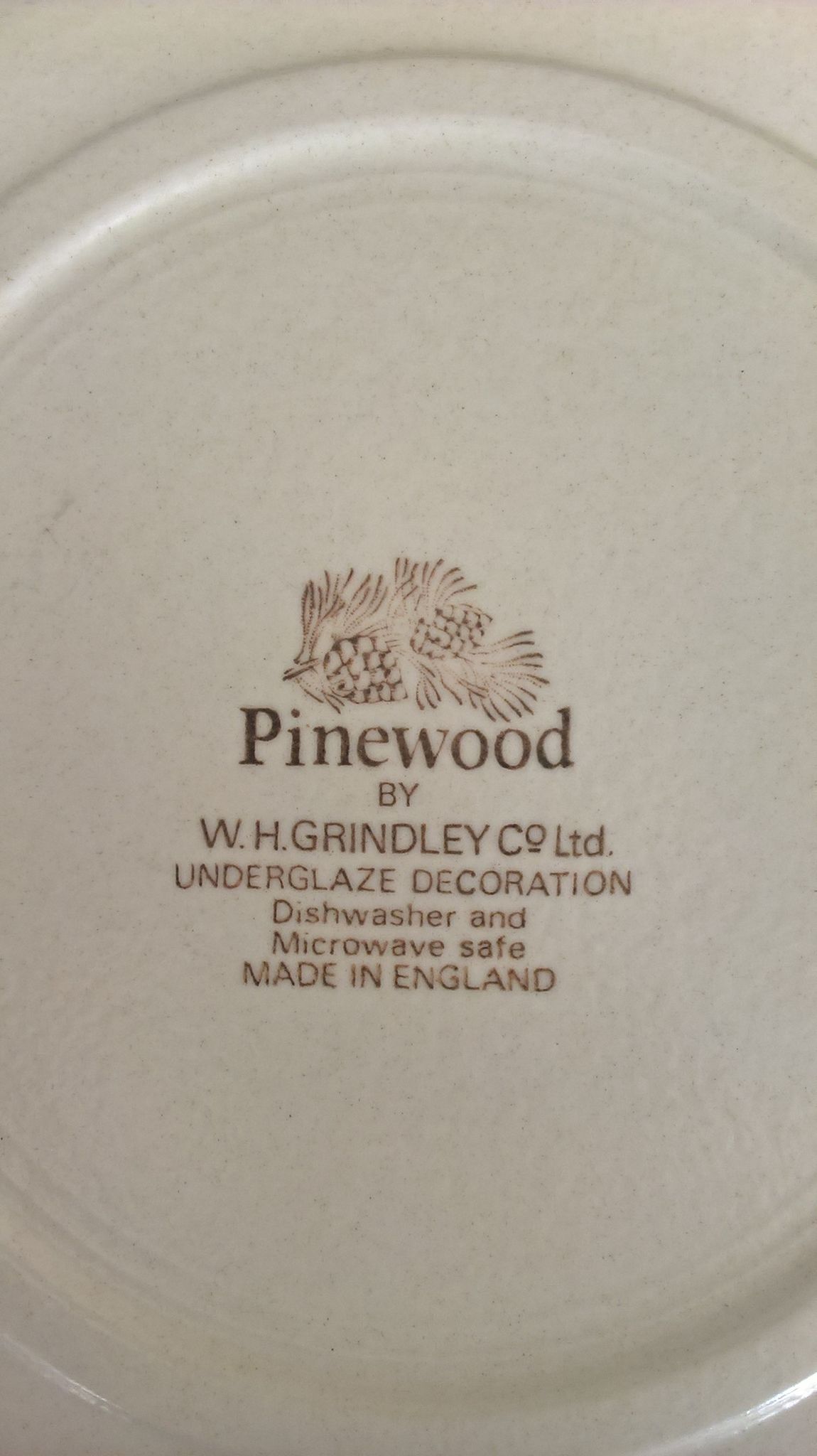 8 flat plates W.H. Grindley "Pinewood"