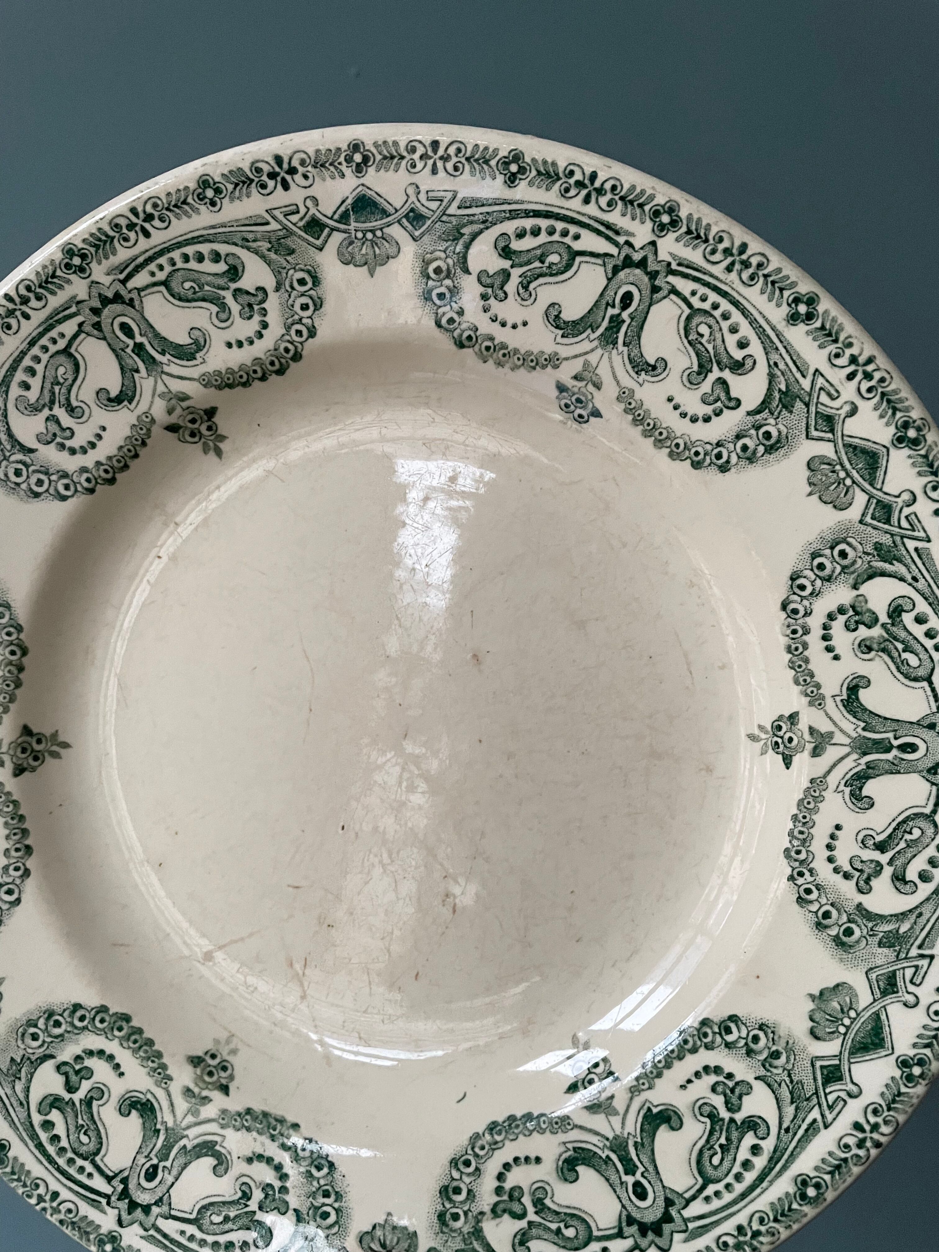 Set of 6 flat plates Terre de Fer, Digoin Sarreguemines, Garland model