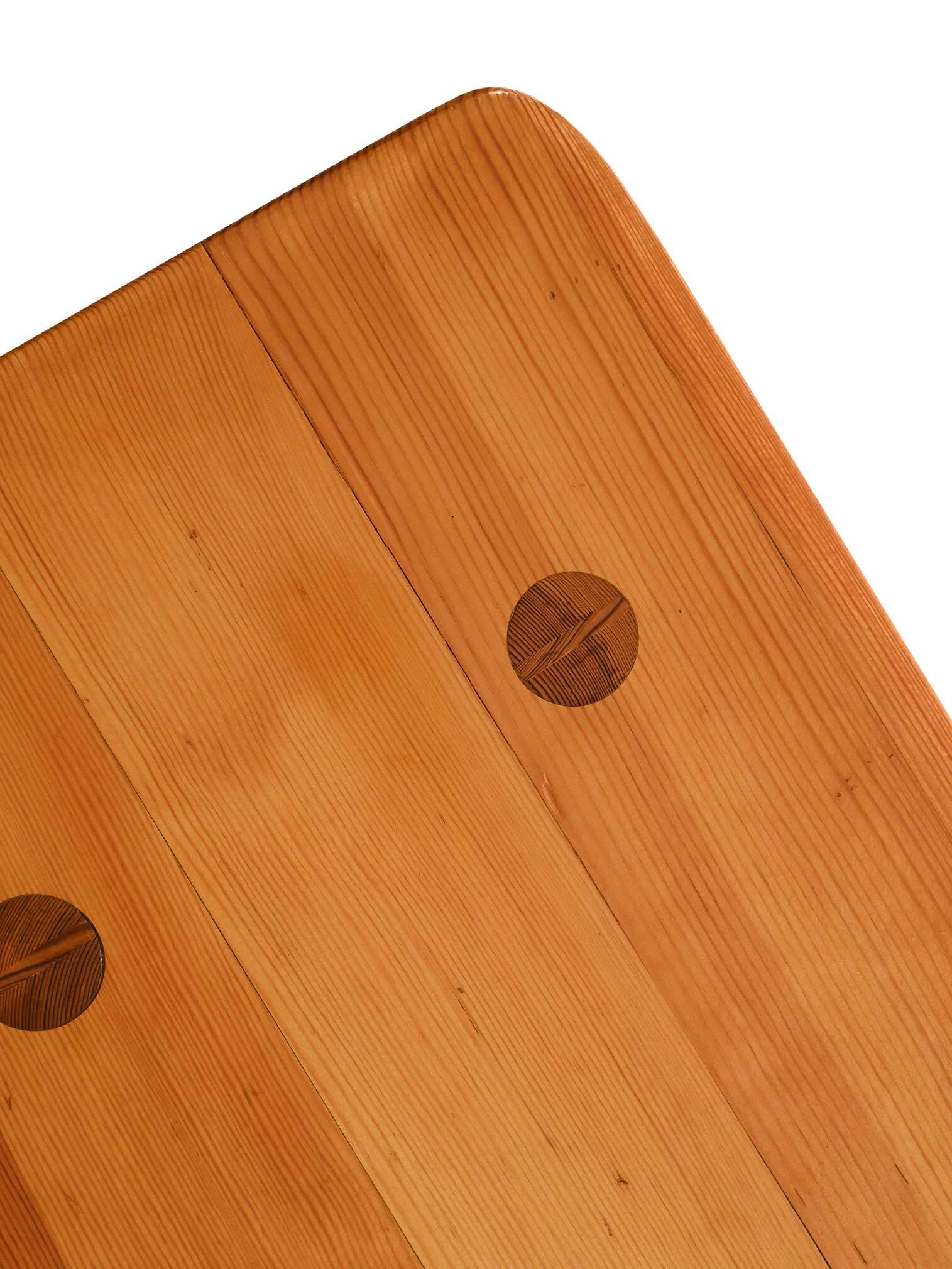 Banc en pin 'Visingsö' par Malmsten