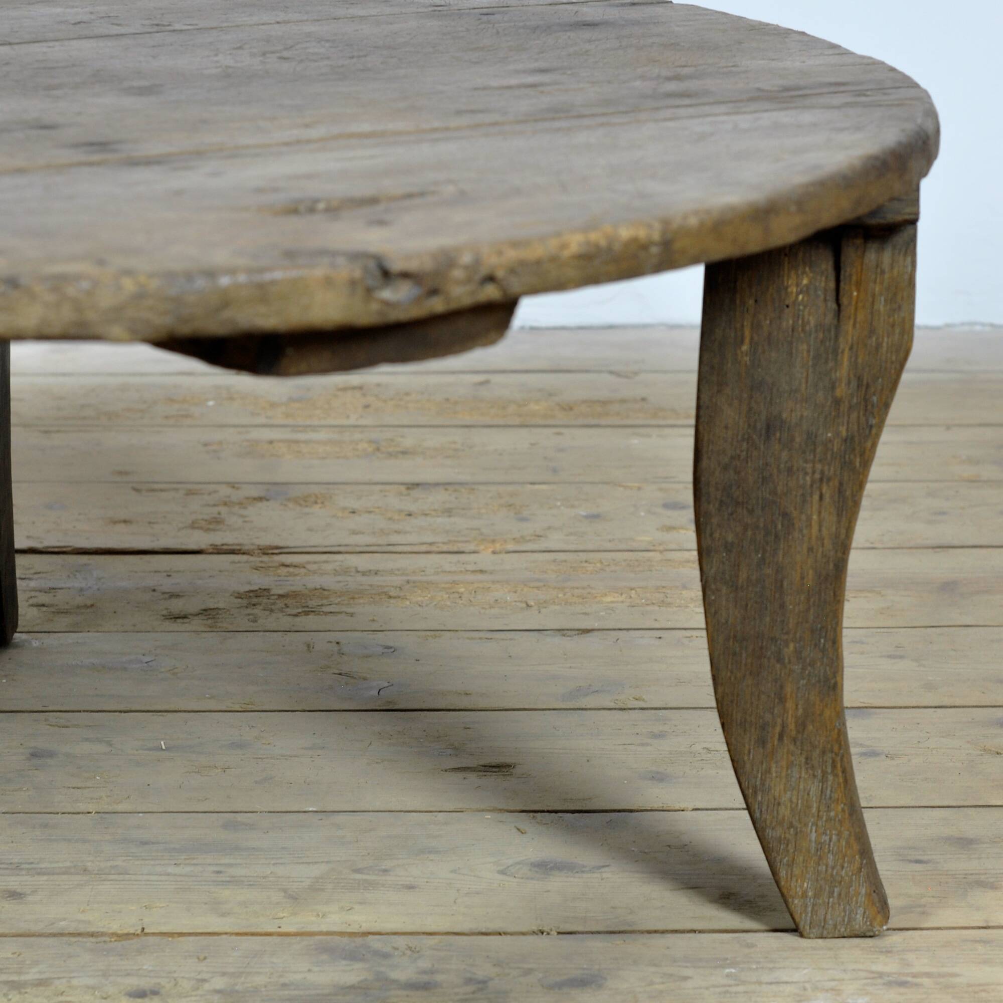 Petite table basse, vers 1920