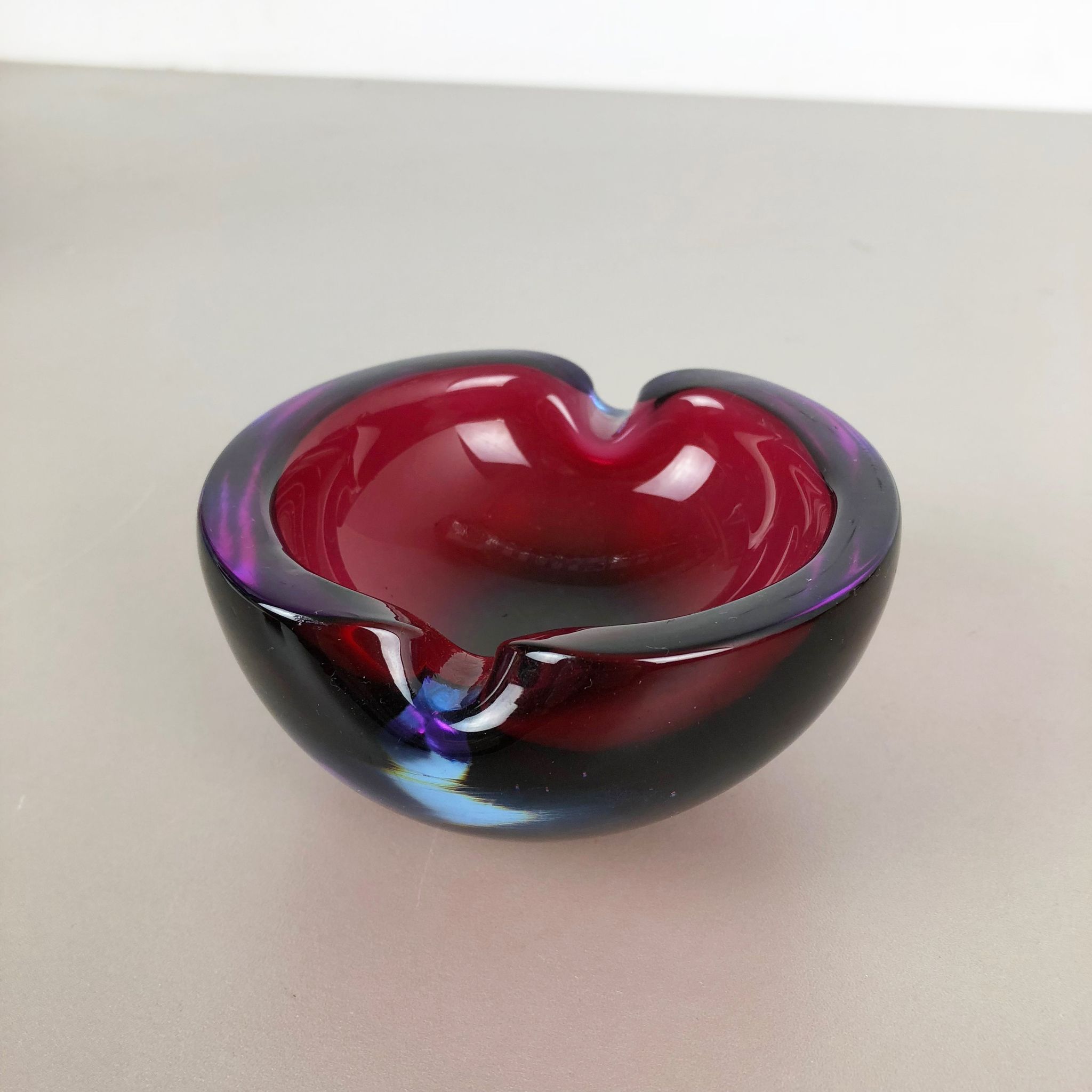 Large Murano Glass "Multi-Color" Bowl Element Shell Ashtray Murano, Italy, 1970s