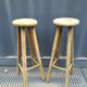 Duo de sellettes en bois brut