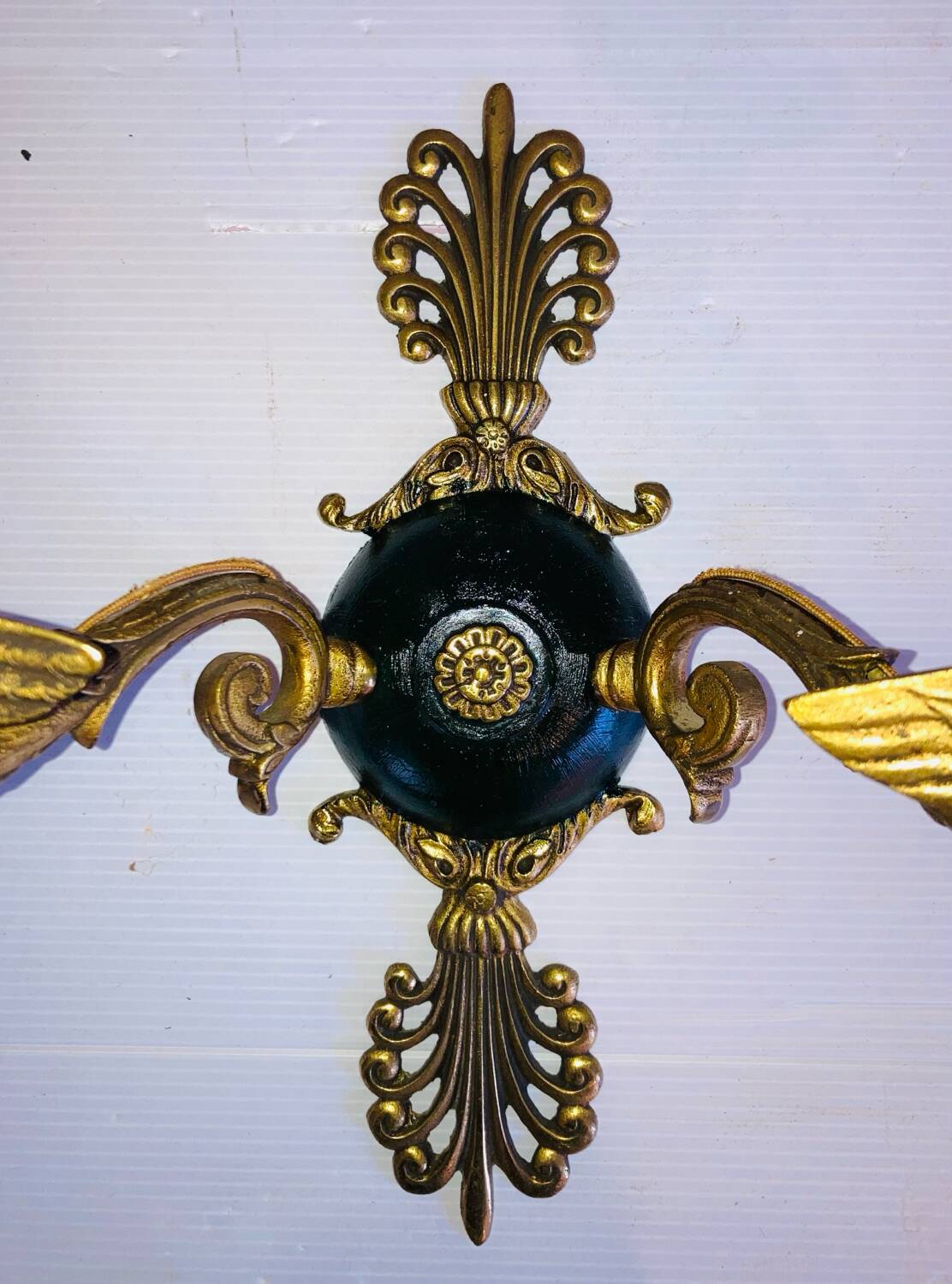 Empire bronze sconces with decorations of swans, palmettes and acanthus leaves