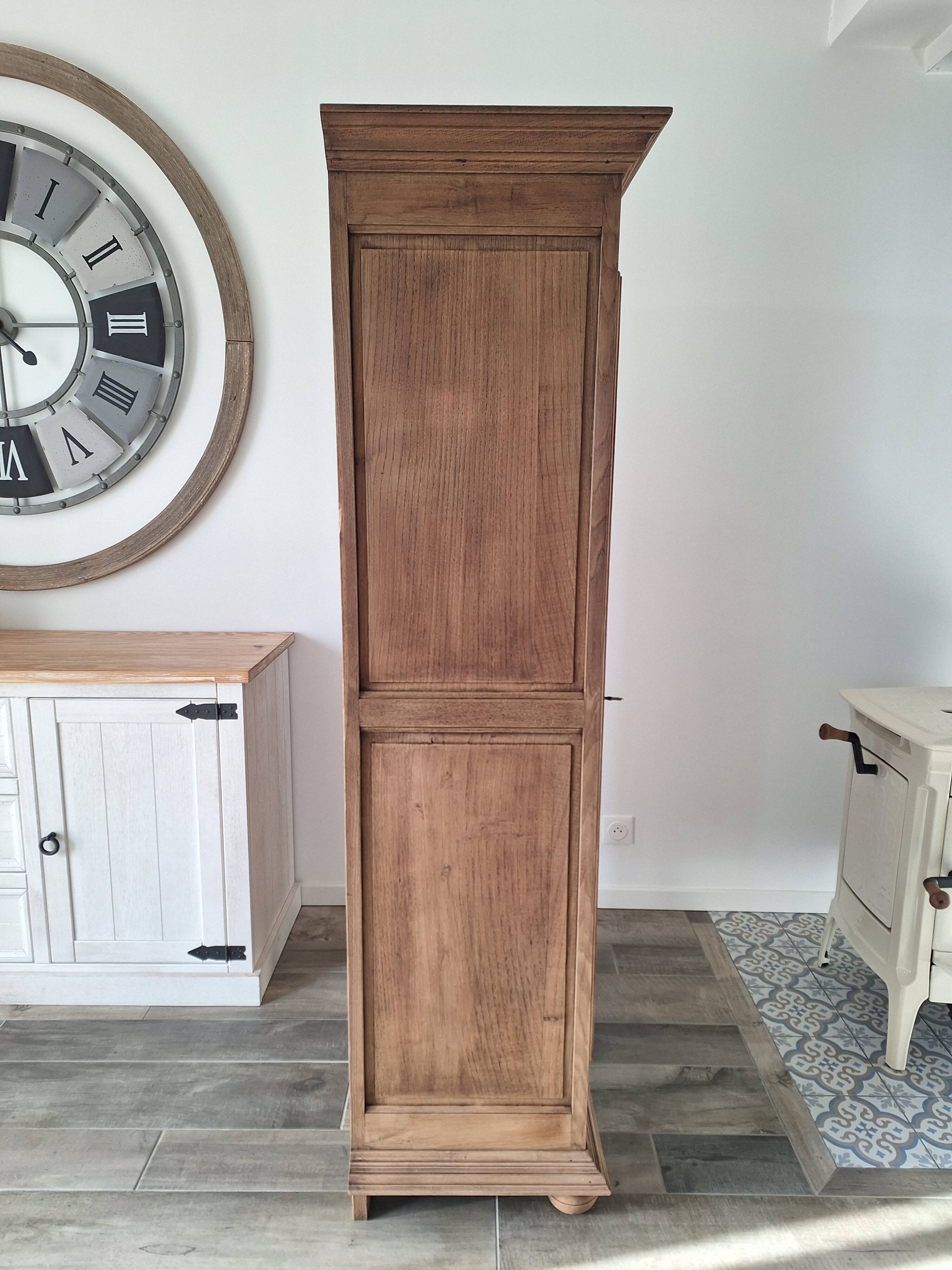 Oak solid bonnetière / wardrobe / dresser from 1940