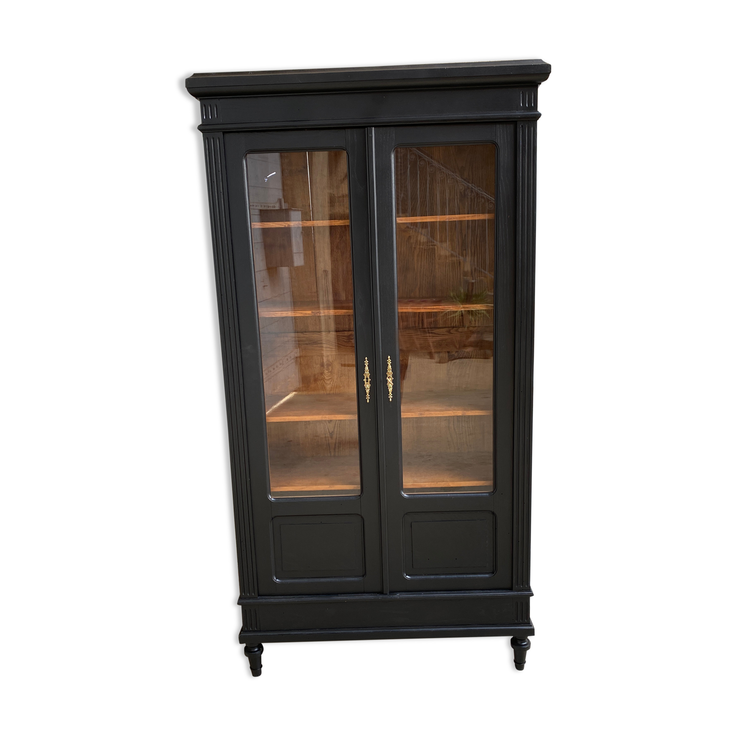 Window cabinet