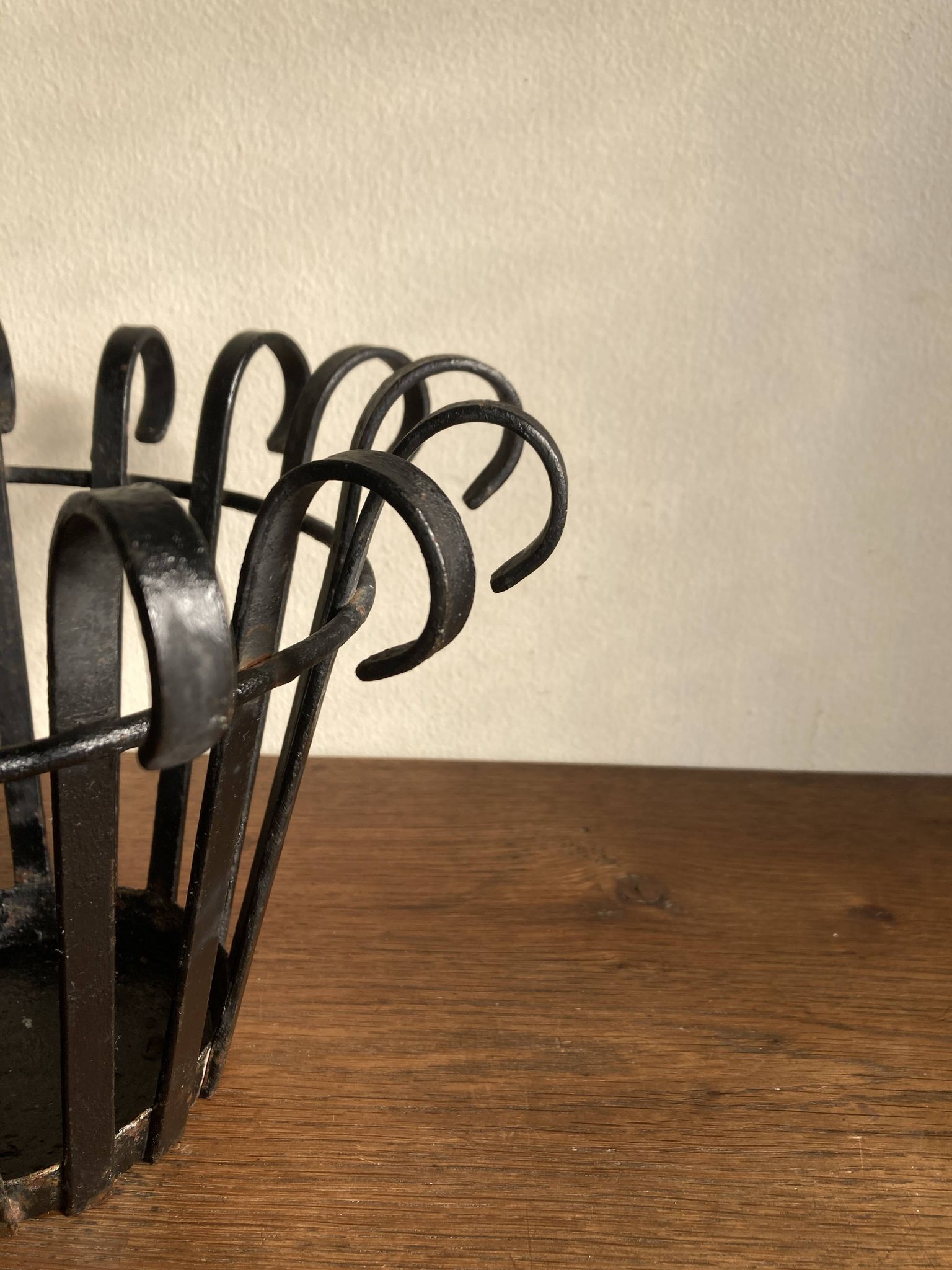 Mid-century Provence cache pot in flat iron XL 1960