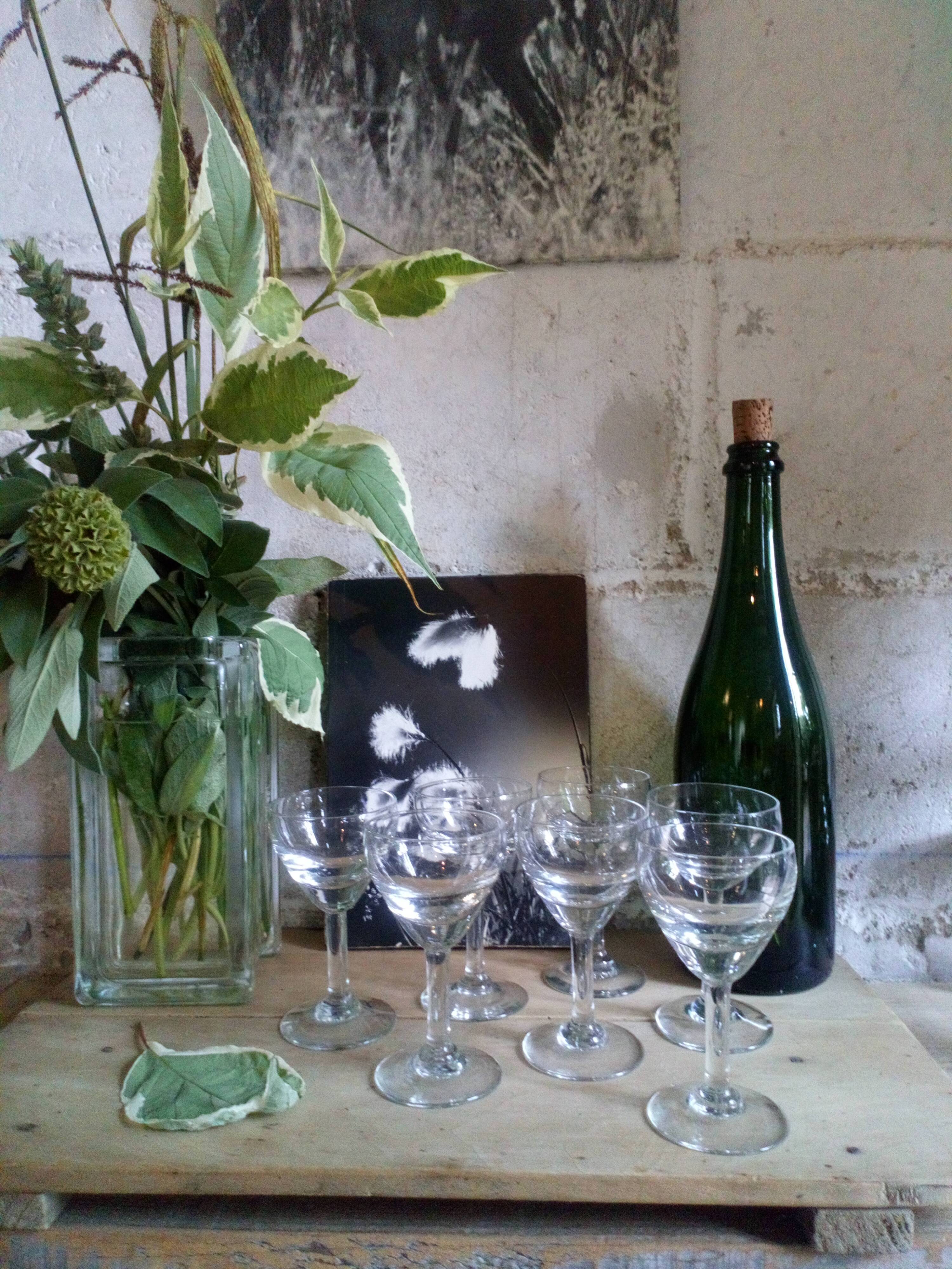 Seven glasses of bistro on foot 40s