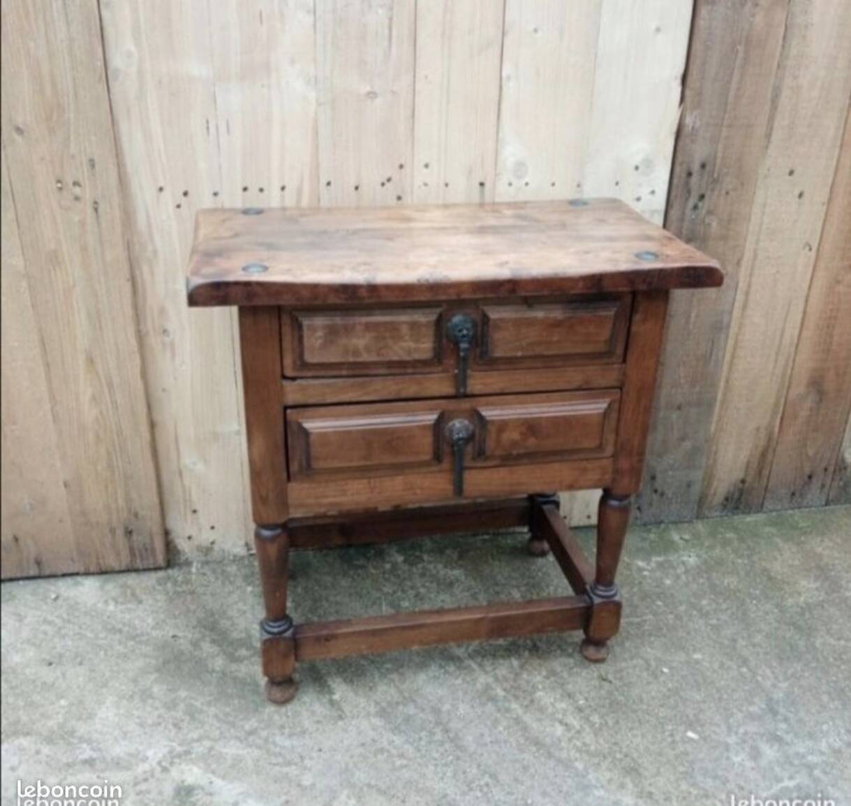 Table de chevet/Meuble d'appoint en bois massif