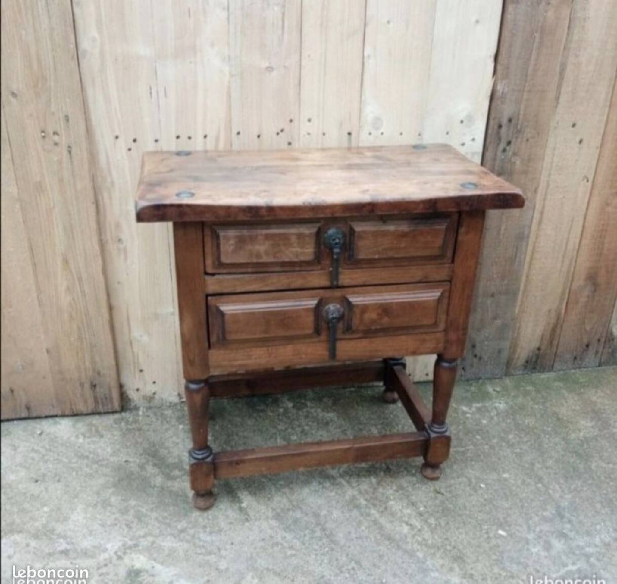 Table de chevet/Meuble d'appoint en bois massif