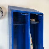 Metal locker with metal rivets