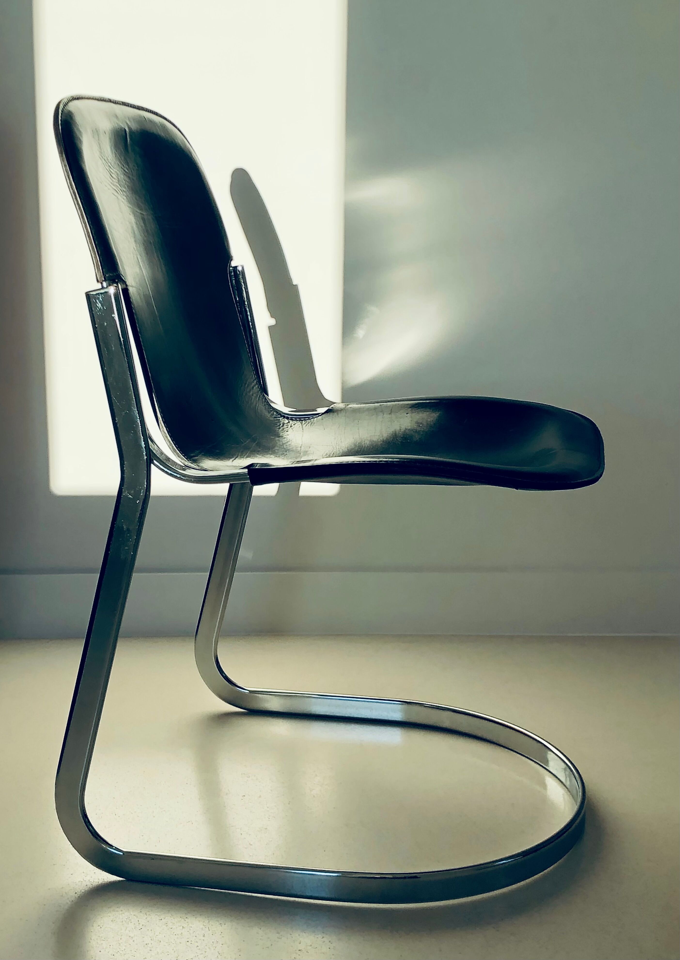 Black leather chair editions Cidue, Italy 70s