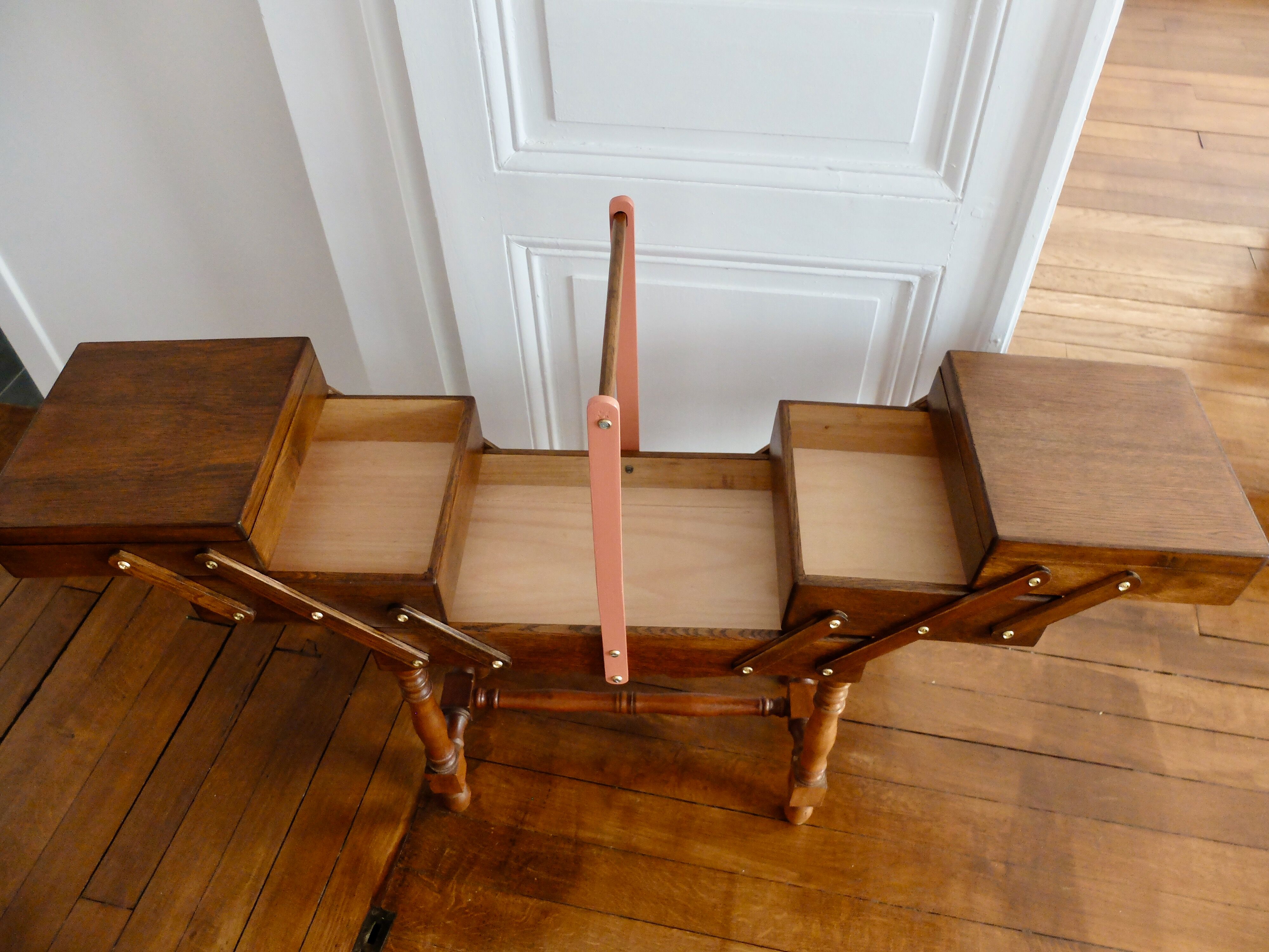 Vintage sewing bakset