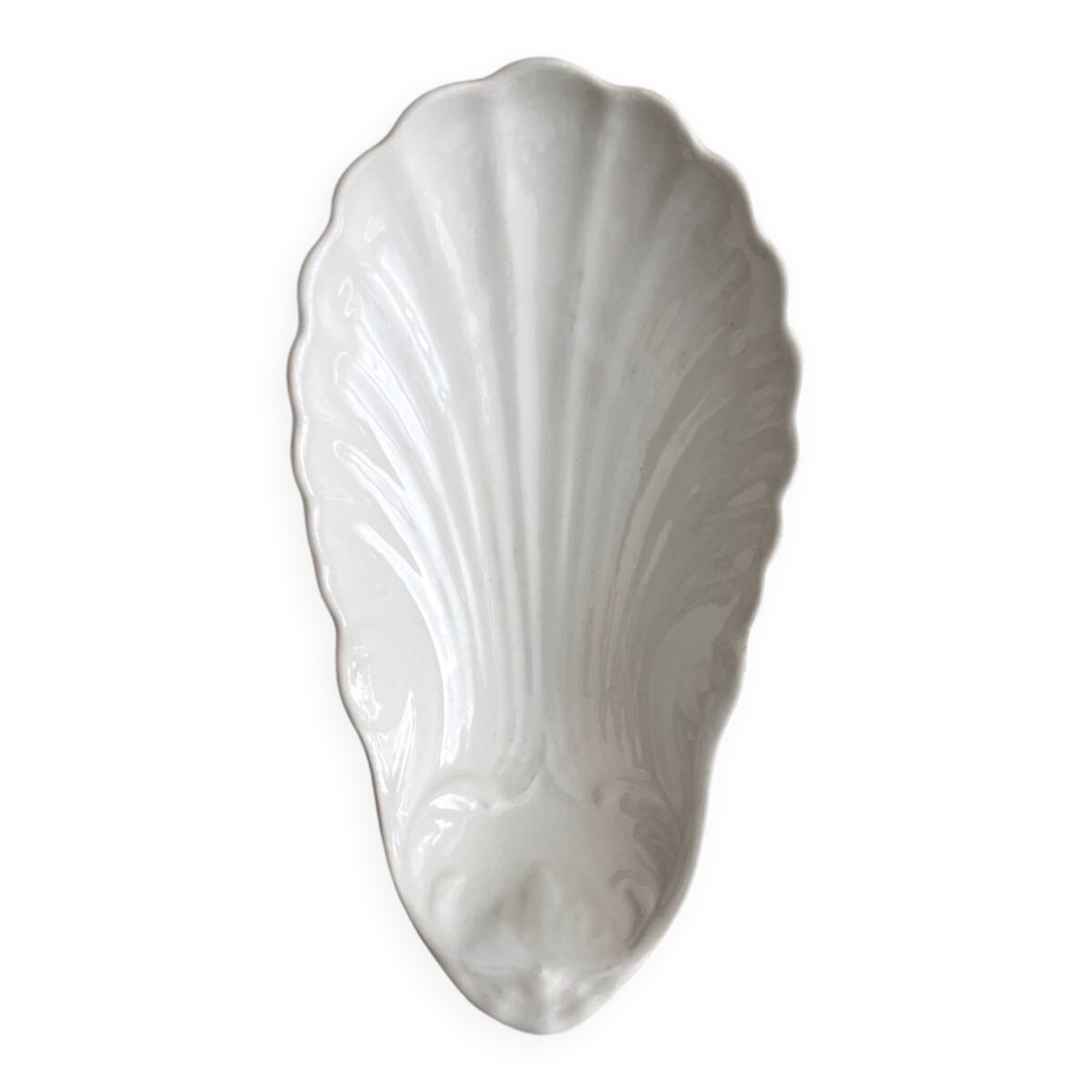 Ravier ramequin coquillage en porcelaine ancienne