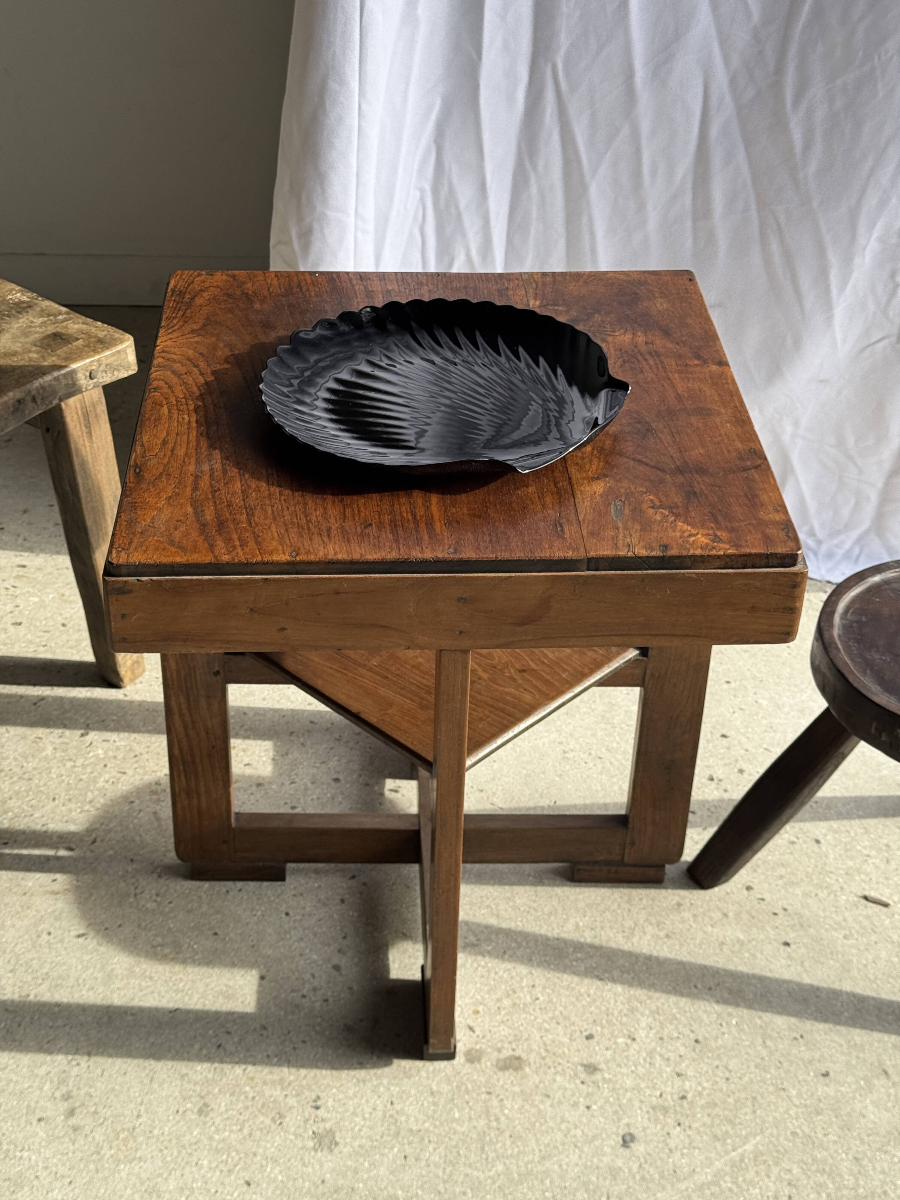 Pair of vintage black glass shell dishes D32 and D26