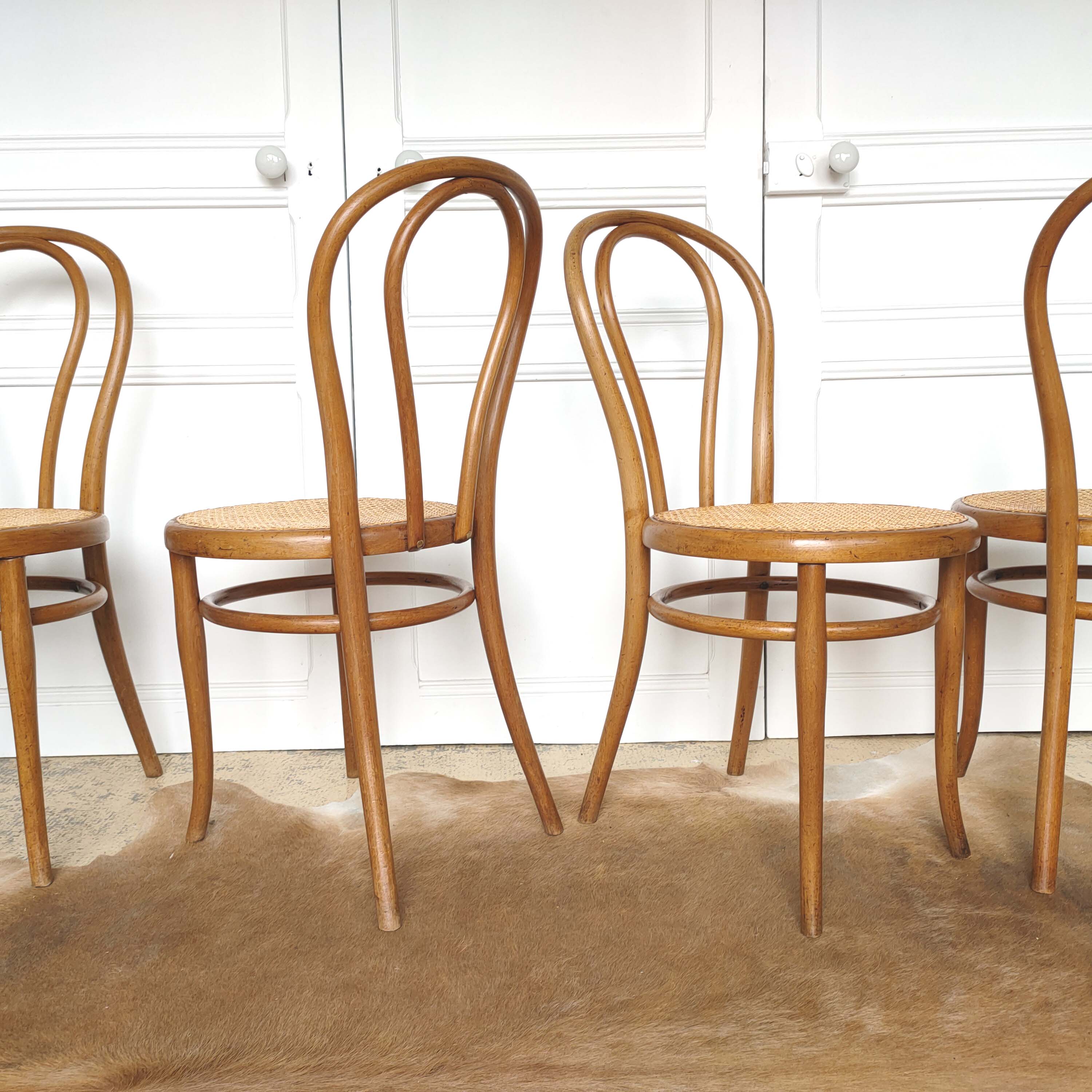Set of four wooden chairs - canning Thonet
