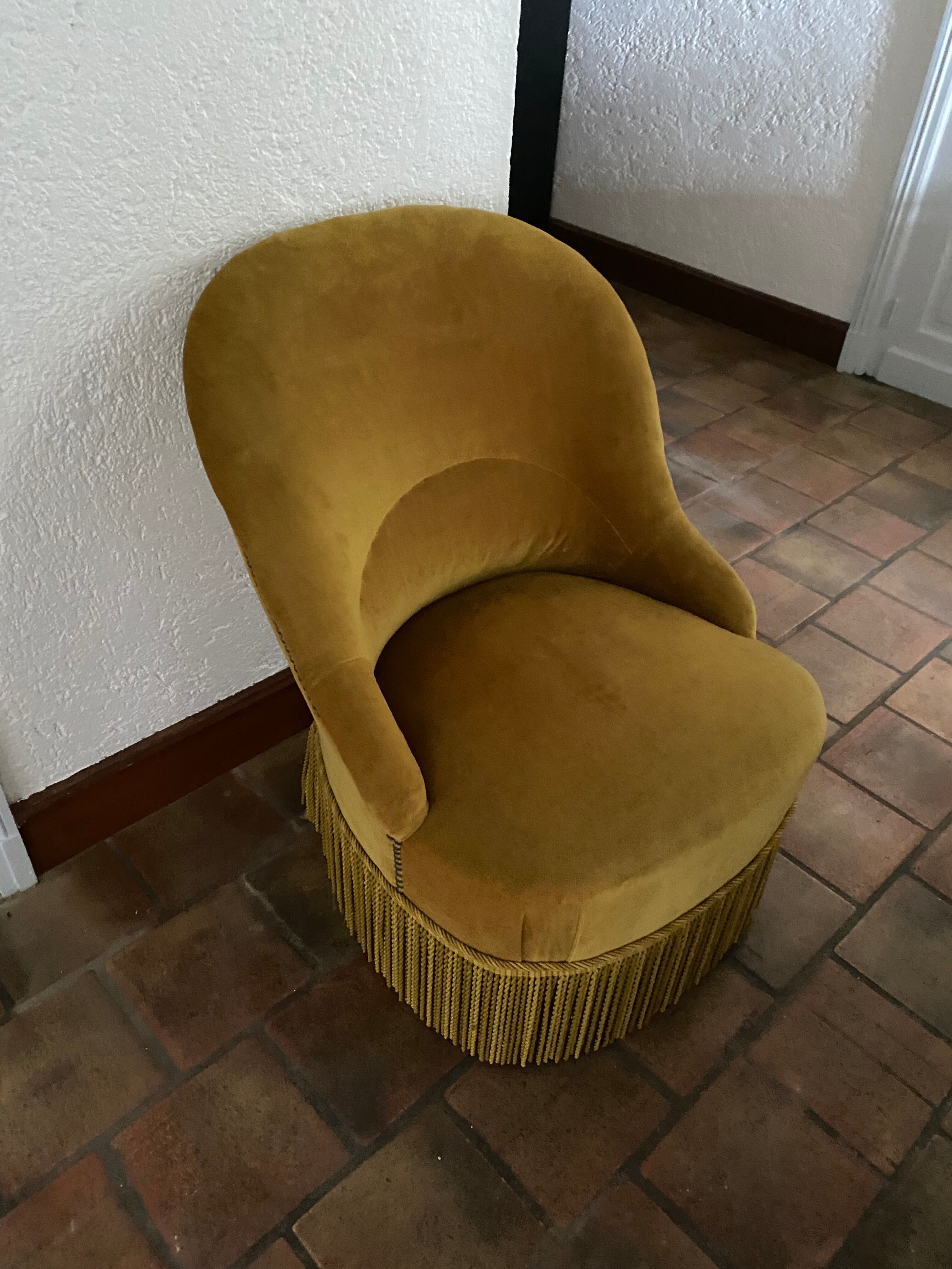 Toad armchair