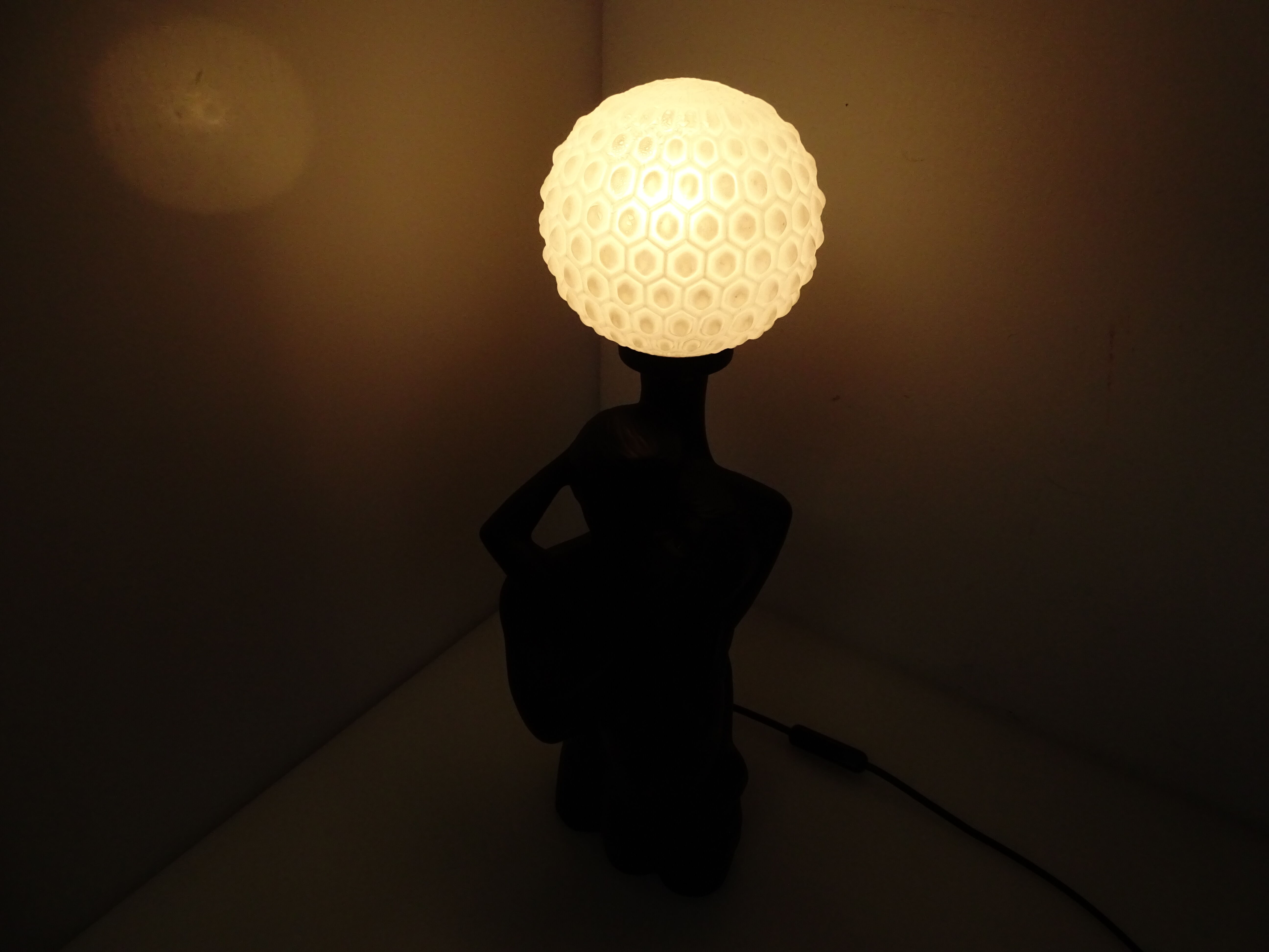 Ceramic love couple lamp and opaline ball