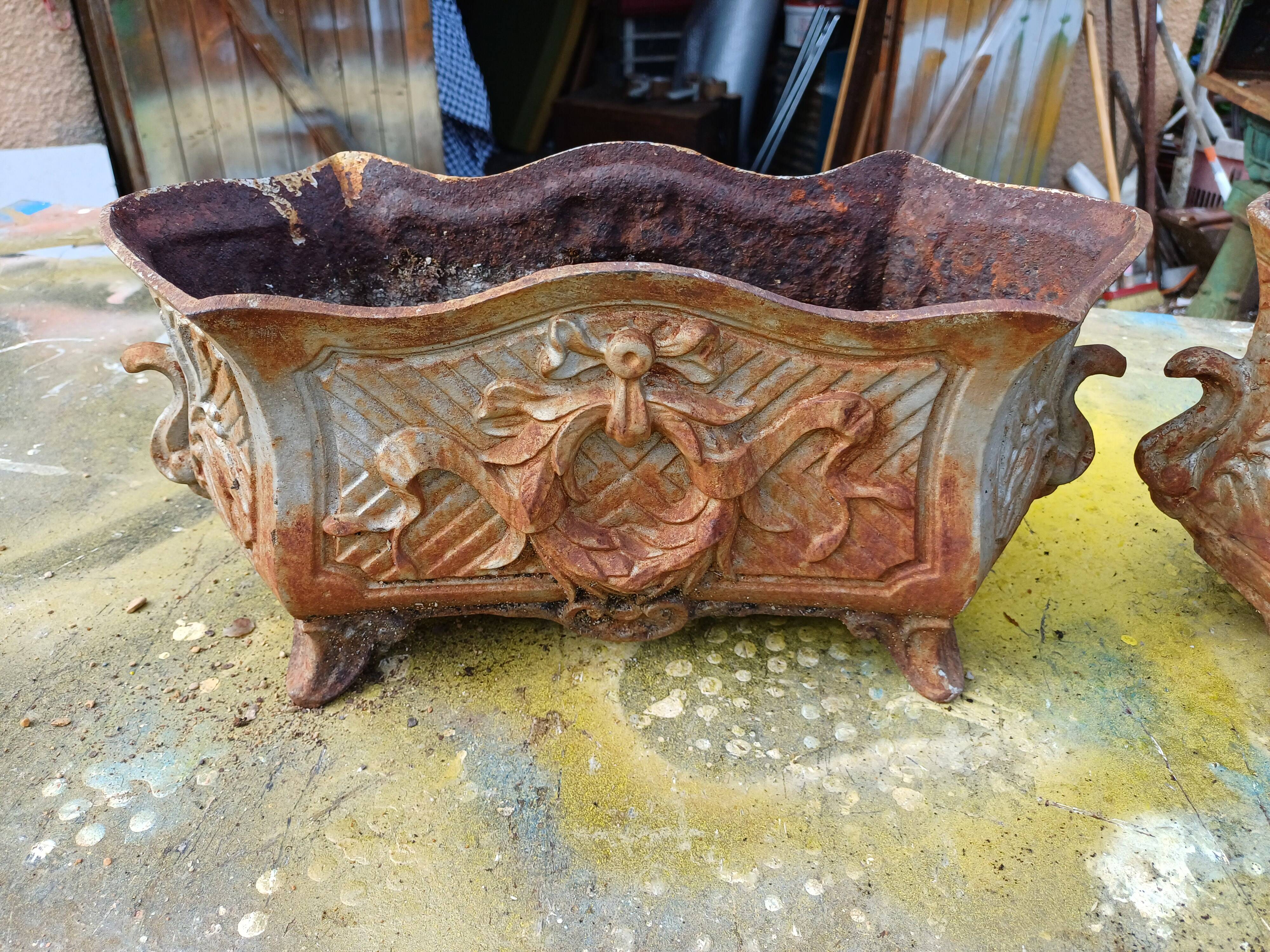 Pair of enamelled cast iron planters from 1900 from Charleville-Mézières