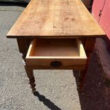 Farm table