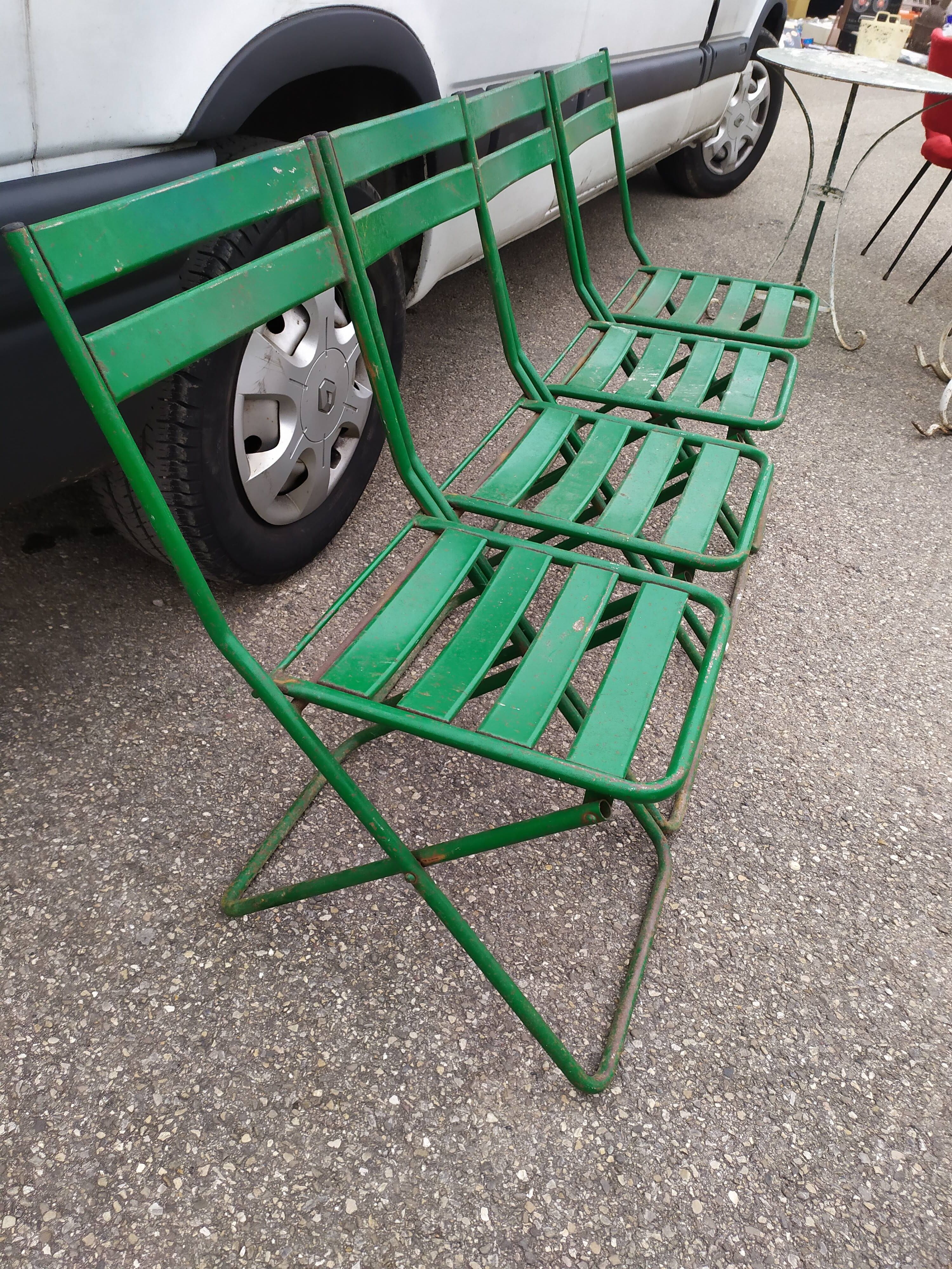 Garden set table and folding metal chairs