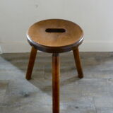 Tripod stool in raw wood with handle