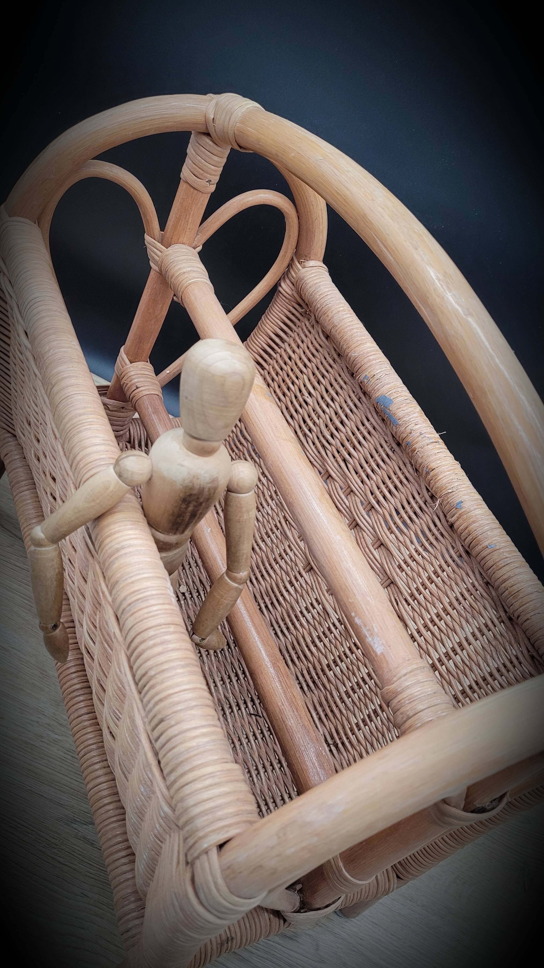 Rattan heart magazine rack
