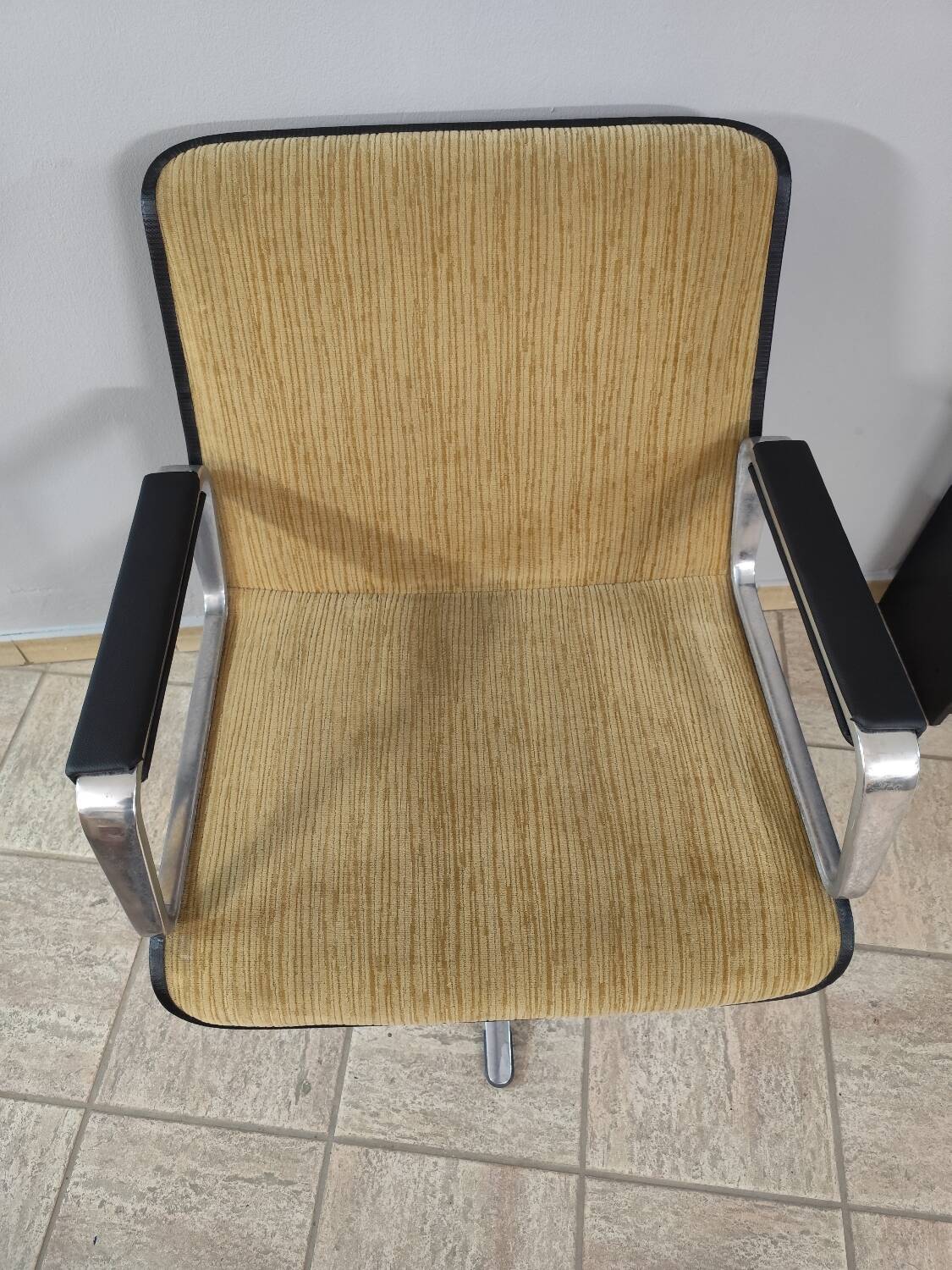 Vintage wilkhahn office chair from the 1970s.