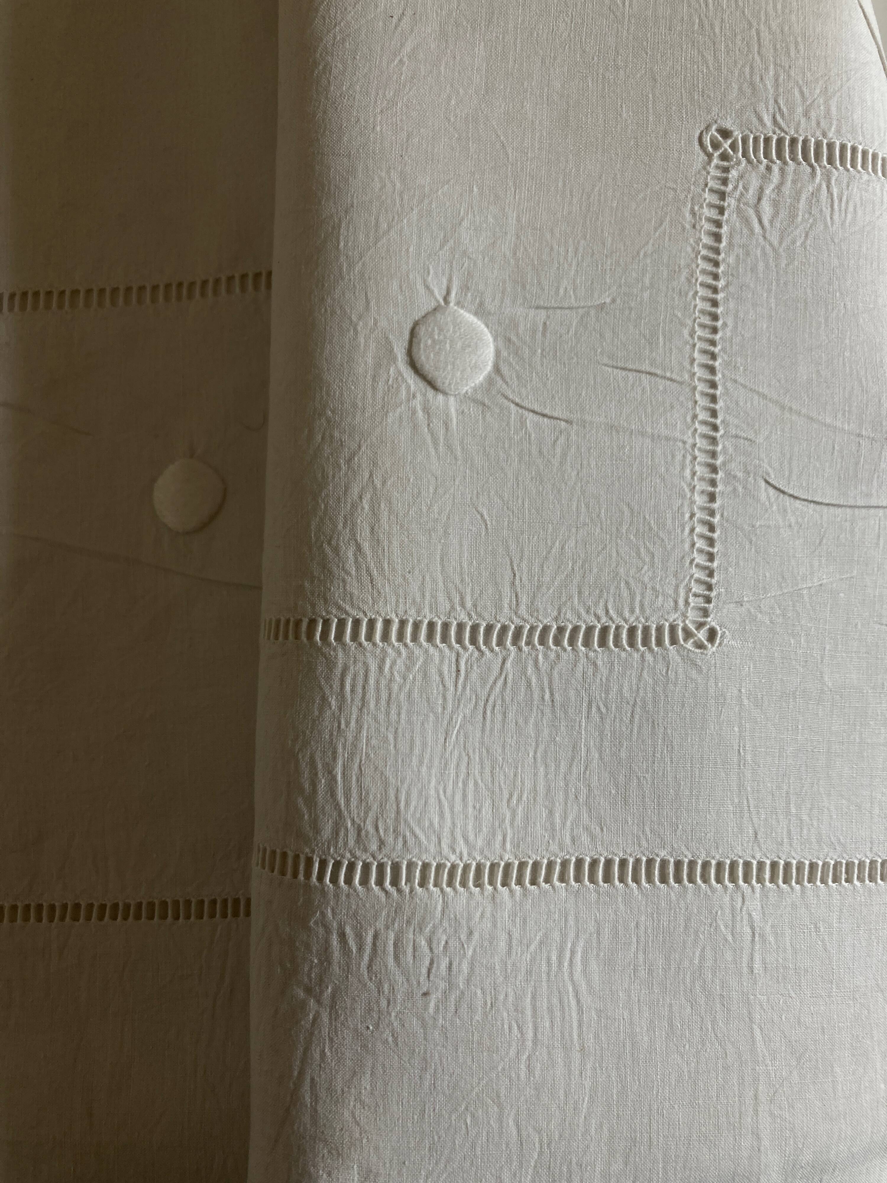 Modernist linen thread sheet 1940 embroidered with dots and openwork without monogram 240cm