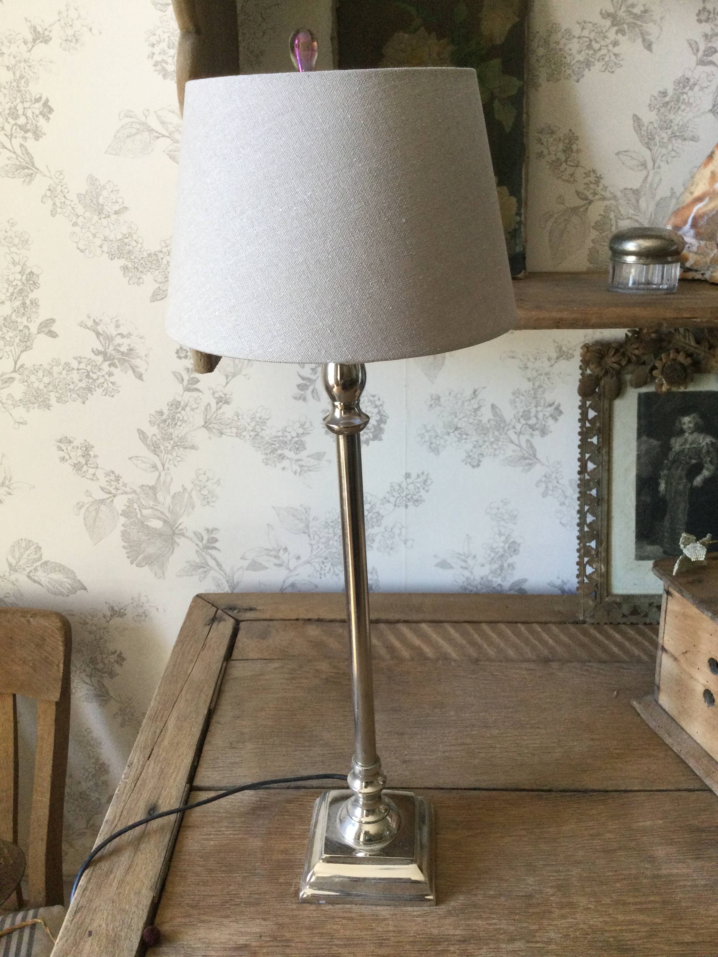 Metal lamp with lampshade