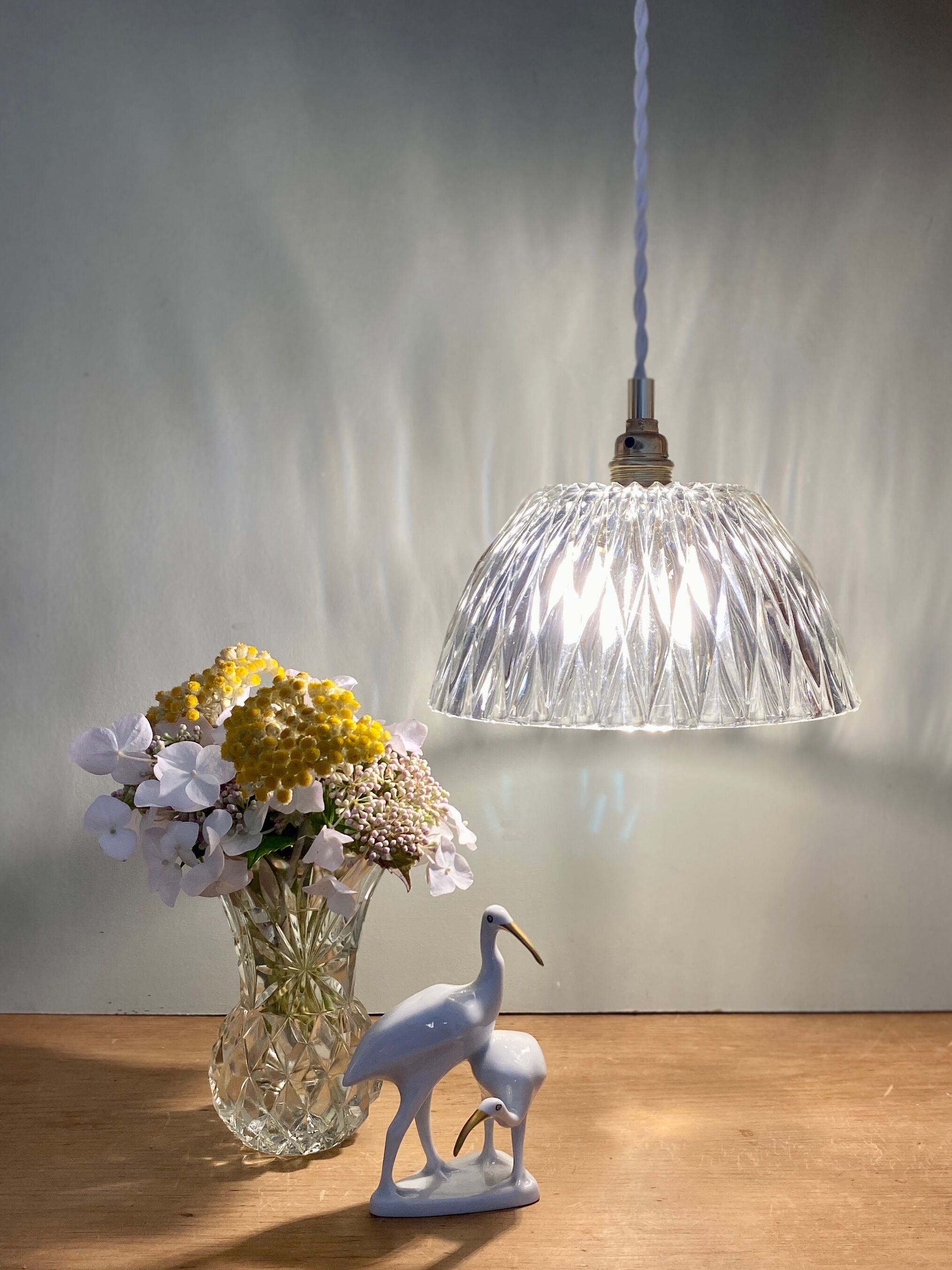 Vintage lamp lamp in molded glass