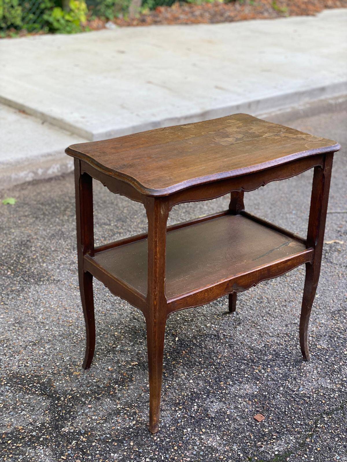 Louis XV solid wood serving trolley with curved legs from the 19th century