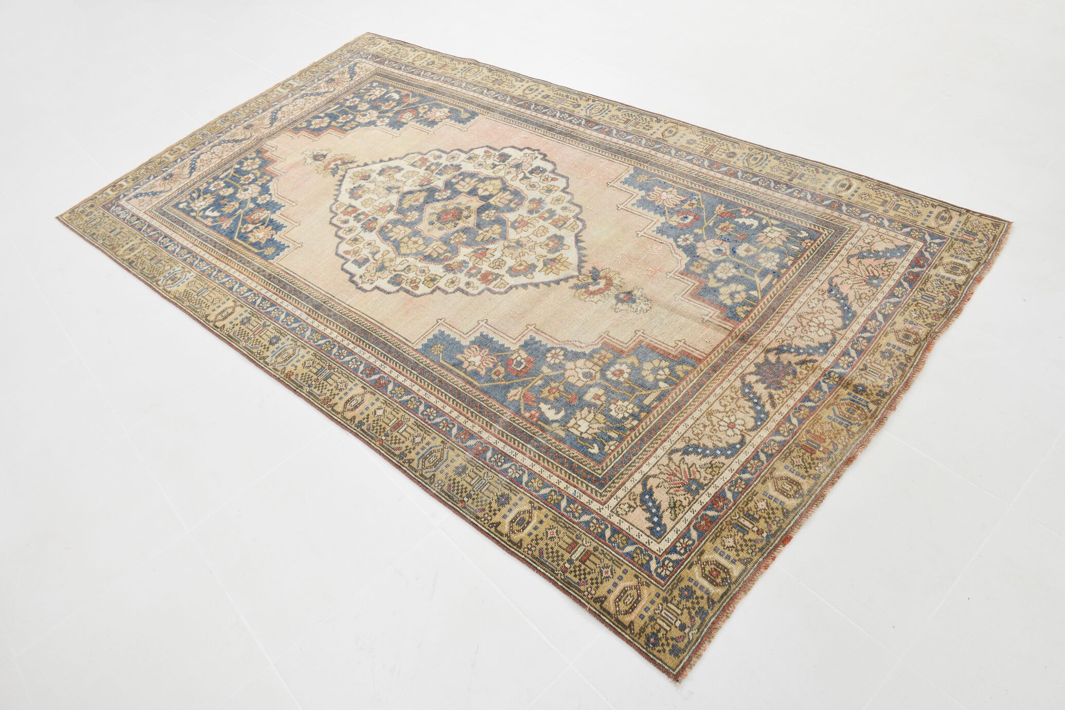 5x9 tan beige & blue oushak rug, 151x263cm