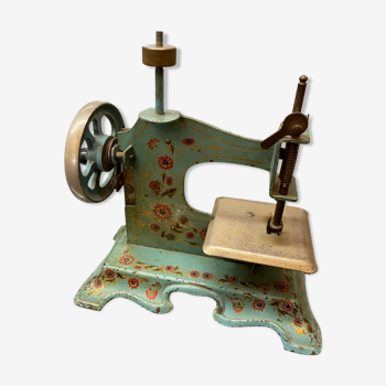 Miniature sewing machine