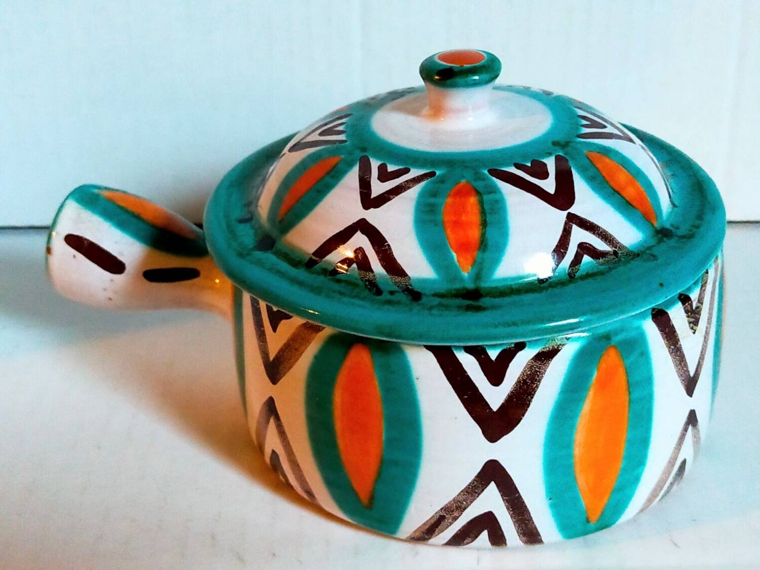 Ceramic fondue pot