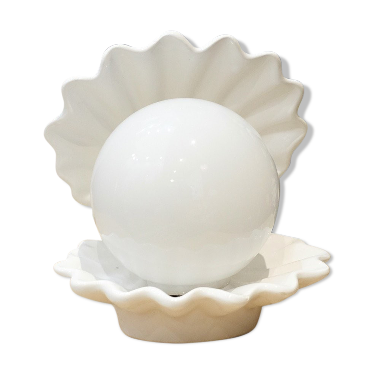 Old shell lamp in ceramic and opaline