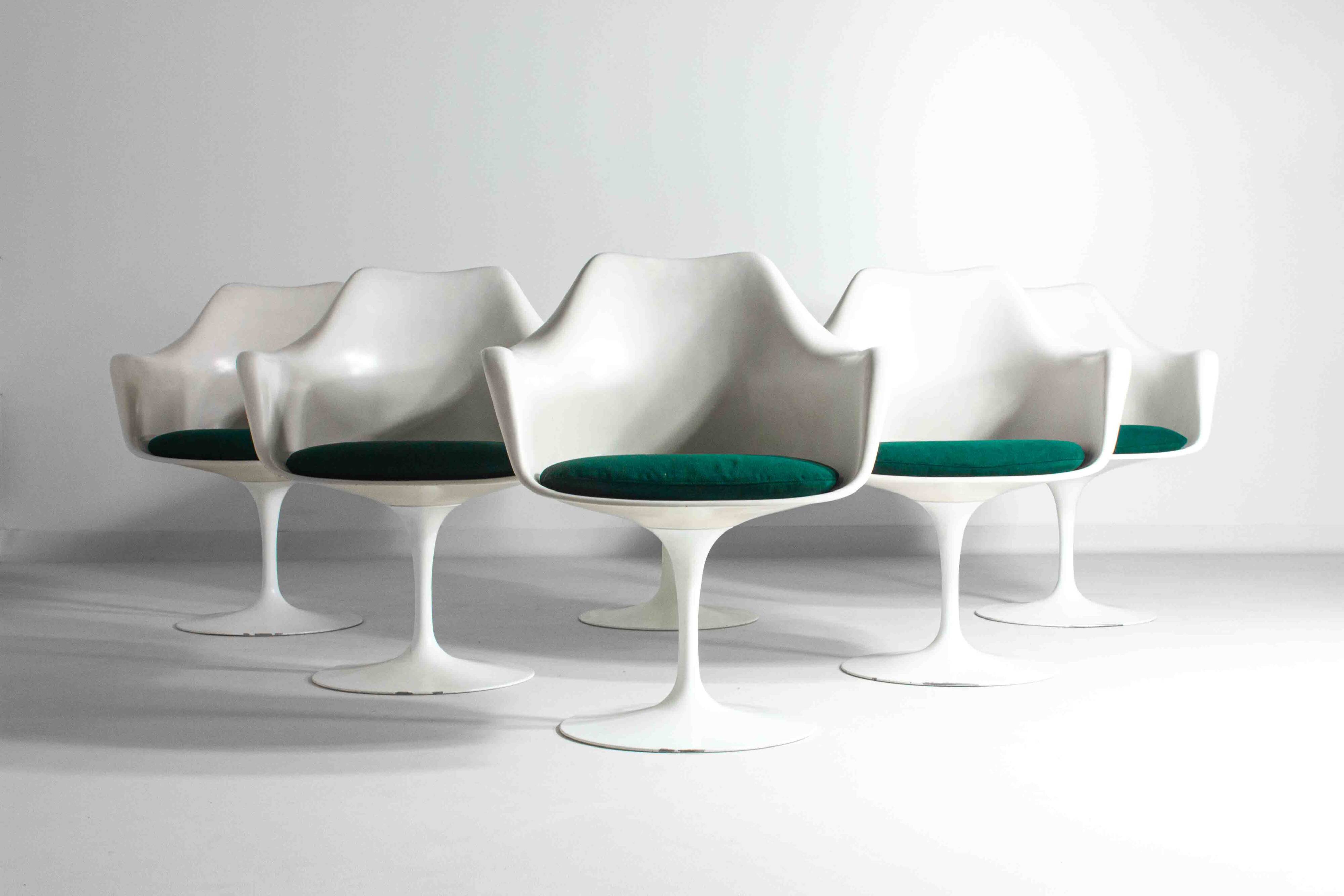 Large set of 8 tulip armchairs by Eero Saarinen for Knoll International, 1970s