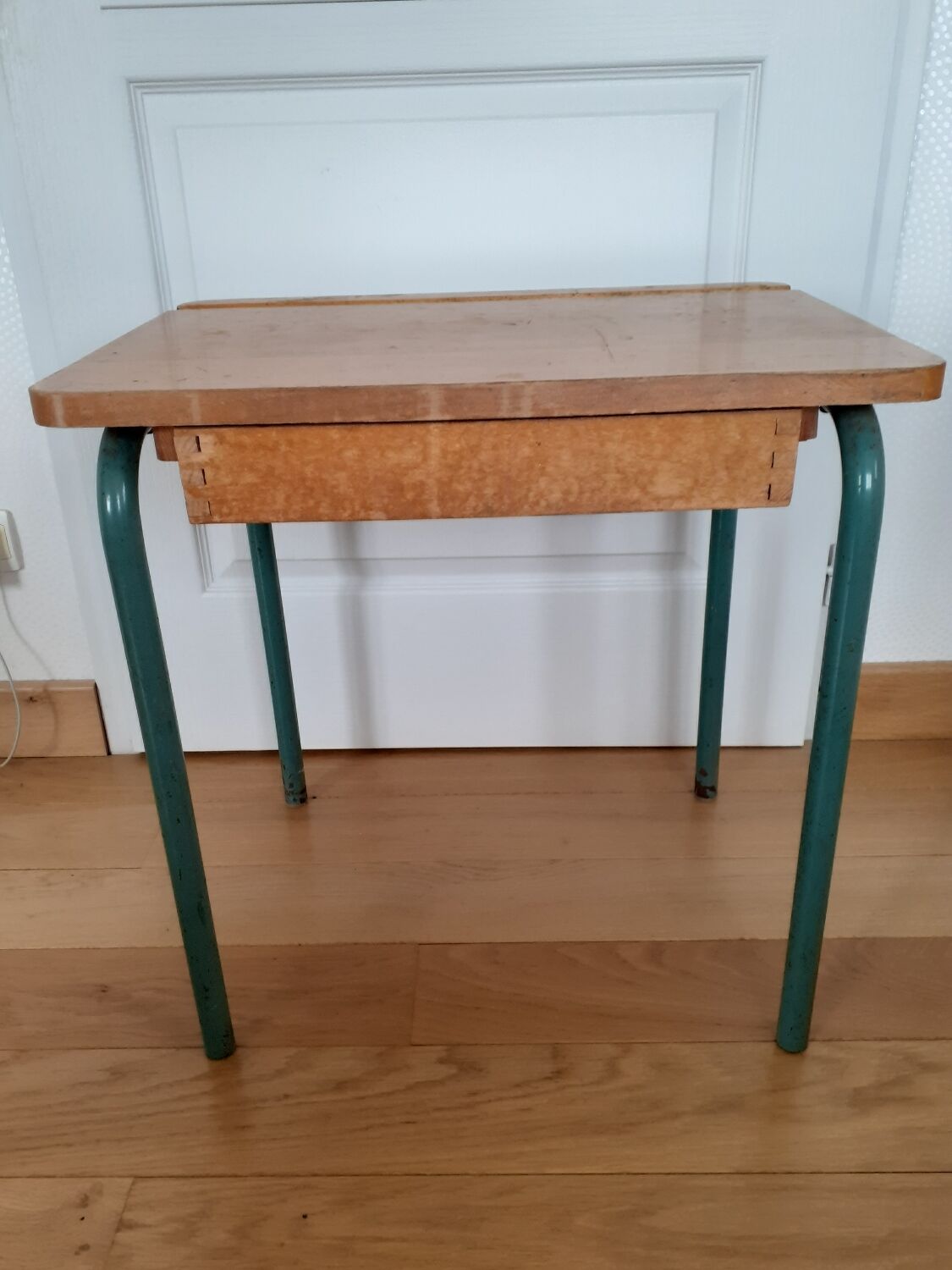 Bureau d'écolier Delagrave et sa petite chaise