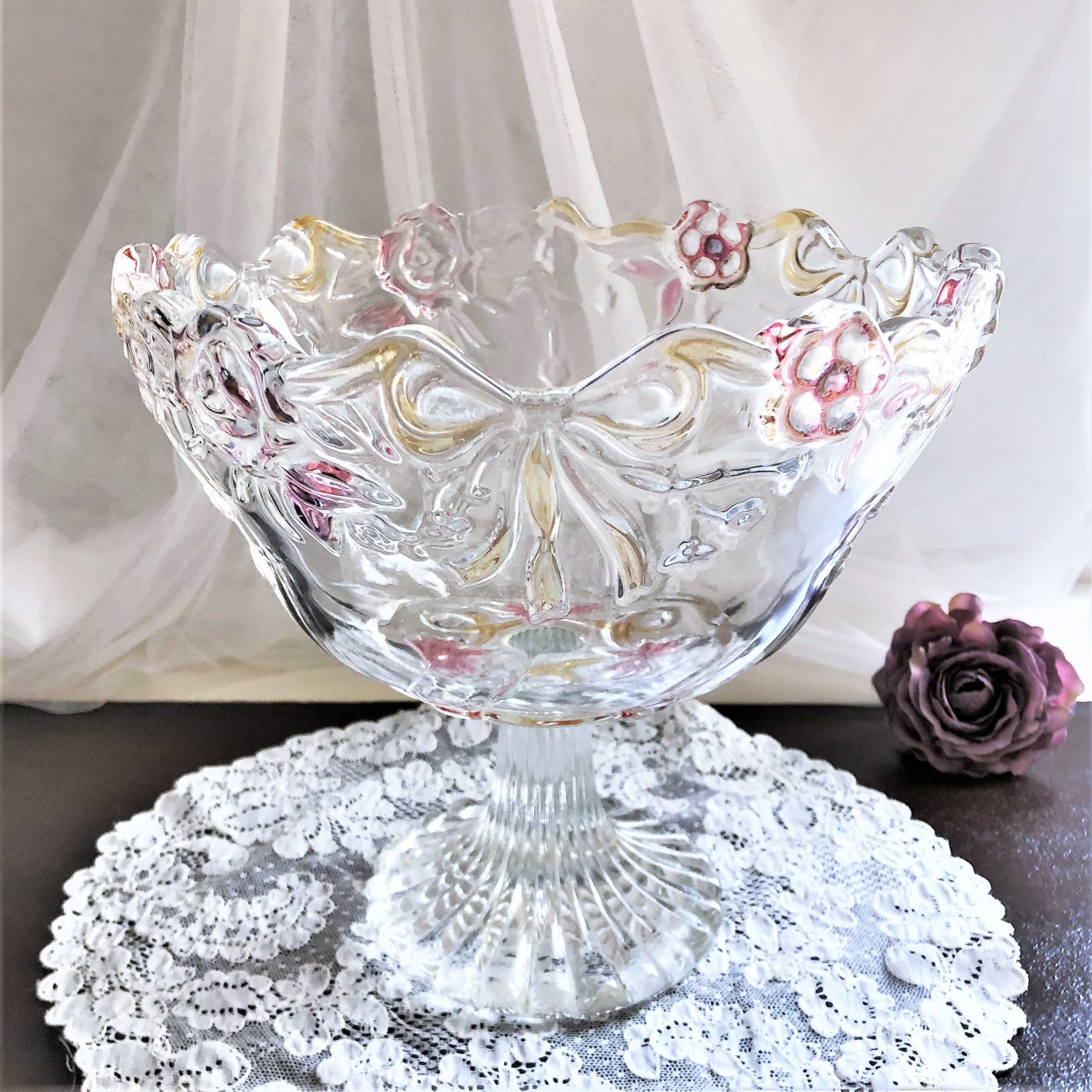 Pedestal fruit cup in blown glass