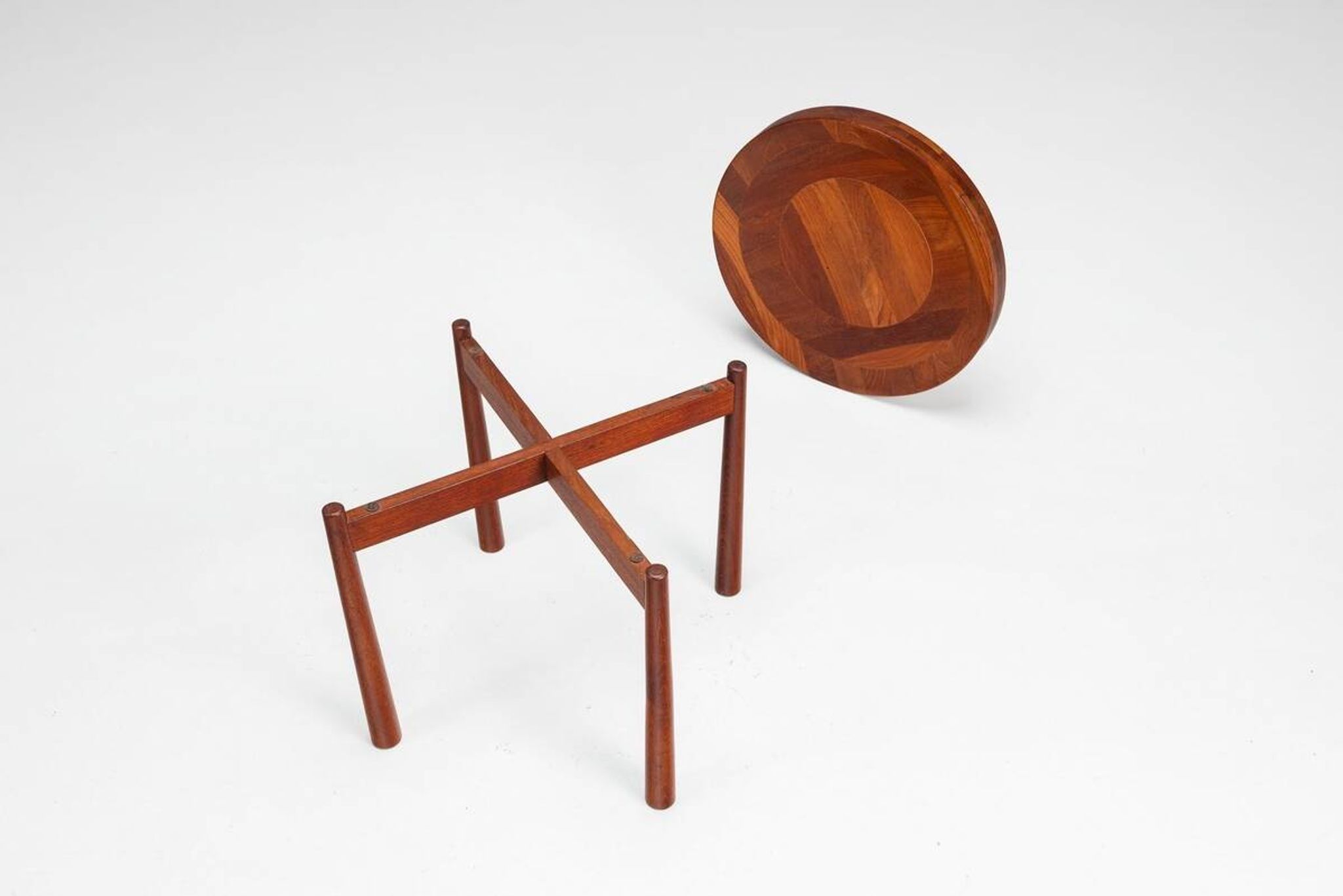 Table tray sculpturale Jens Quistgaard en teck Danemark 1960