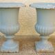 Pair of old Medici vase in cast iron, early XXth, H: 43.5cm