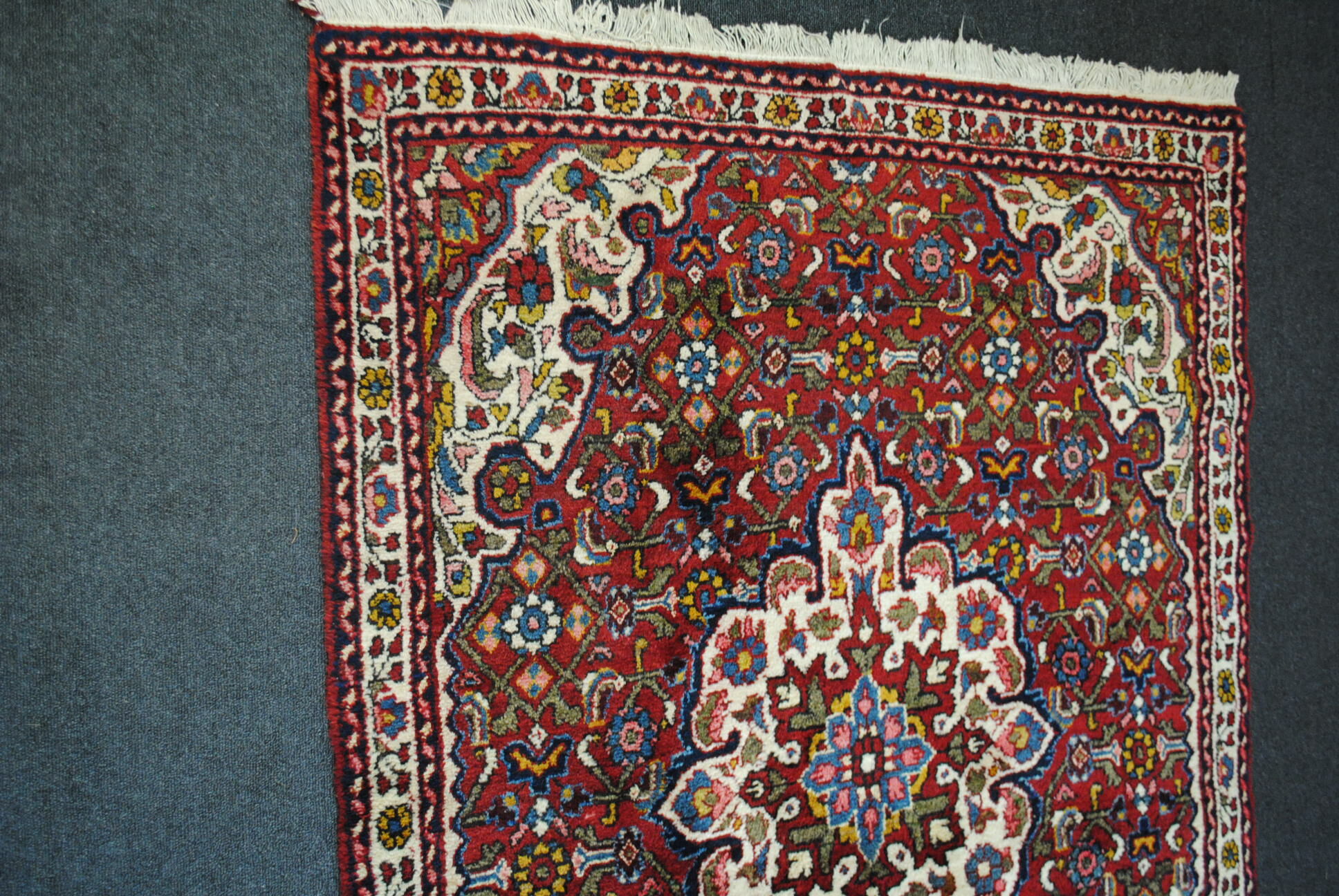 Persian rug authentic 147cmx110cm in perfect